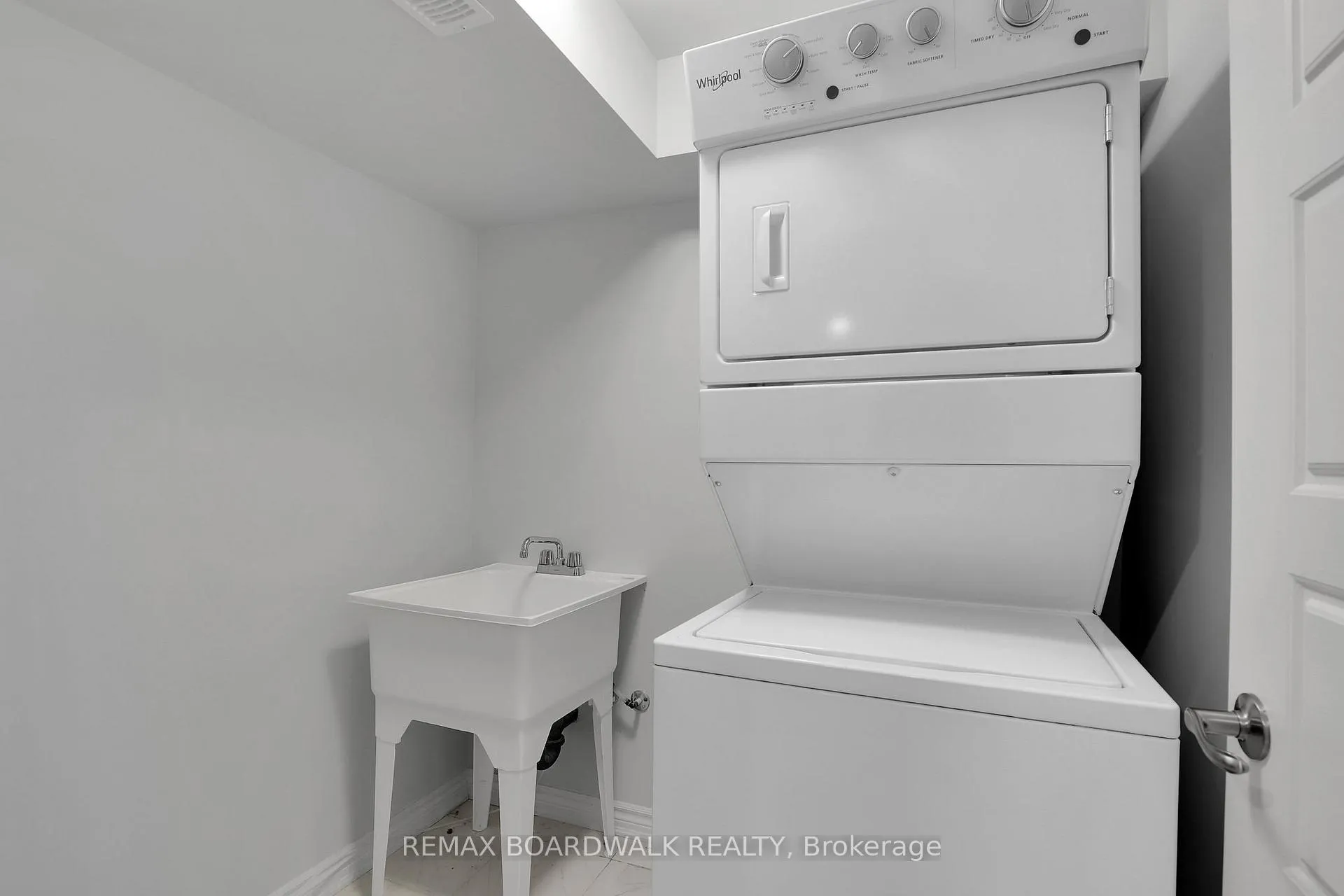 Photo 31 of 306 Pilot Private, Ottawa, Kanata - Emerald Meadows/Trailwest — HOMEH