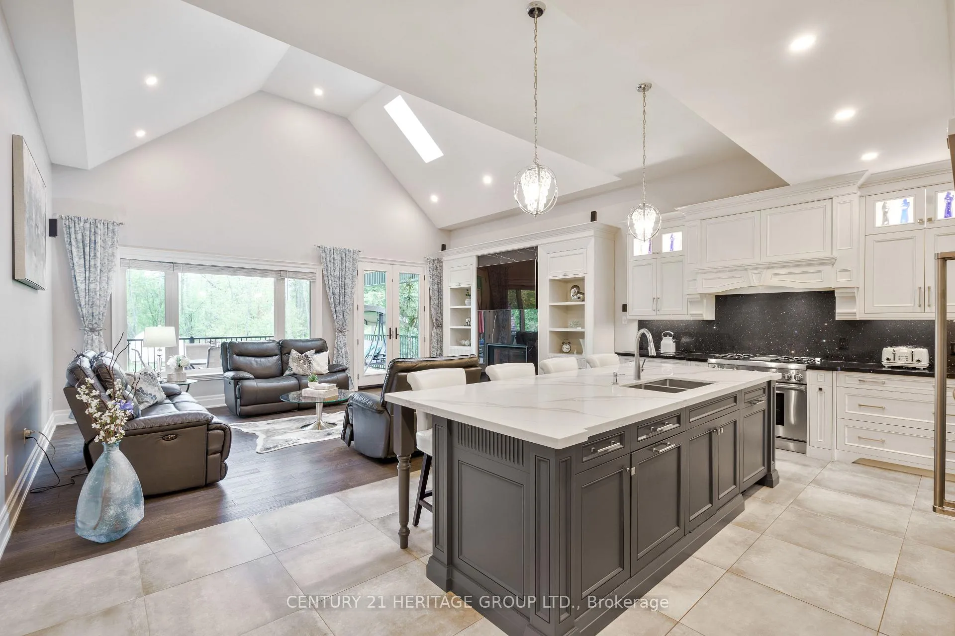 Photo 2 of 1894 Simcoe Road, Innisfil, Alcona — HOMEH
