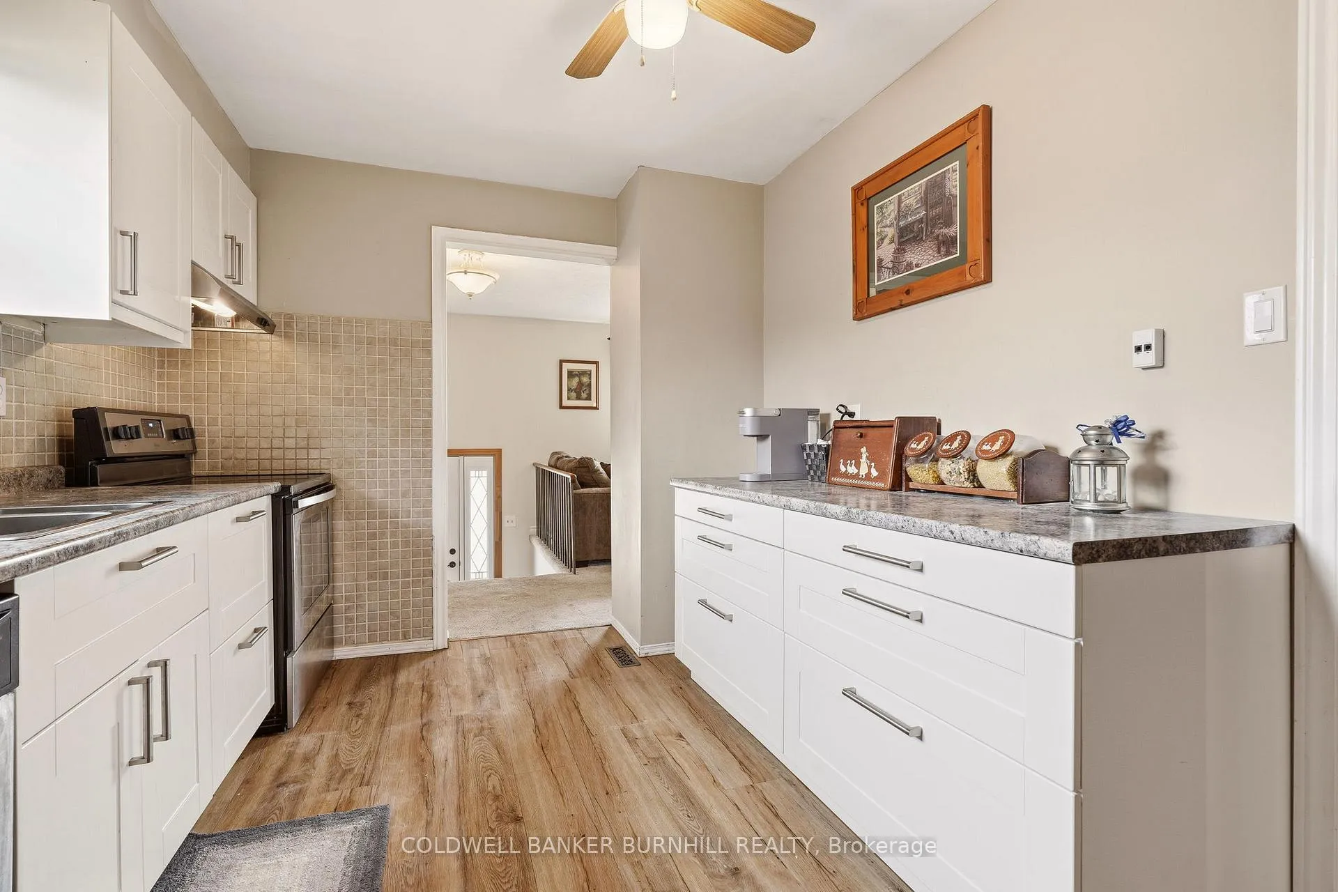 Photo 12 of 2349 Middlesmoor Crescent, Burlington, Brant Hills — HOMEH