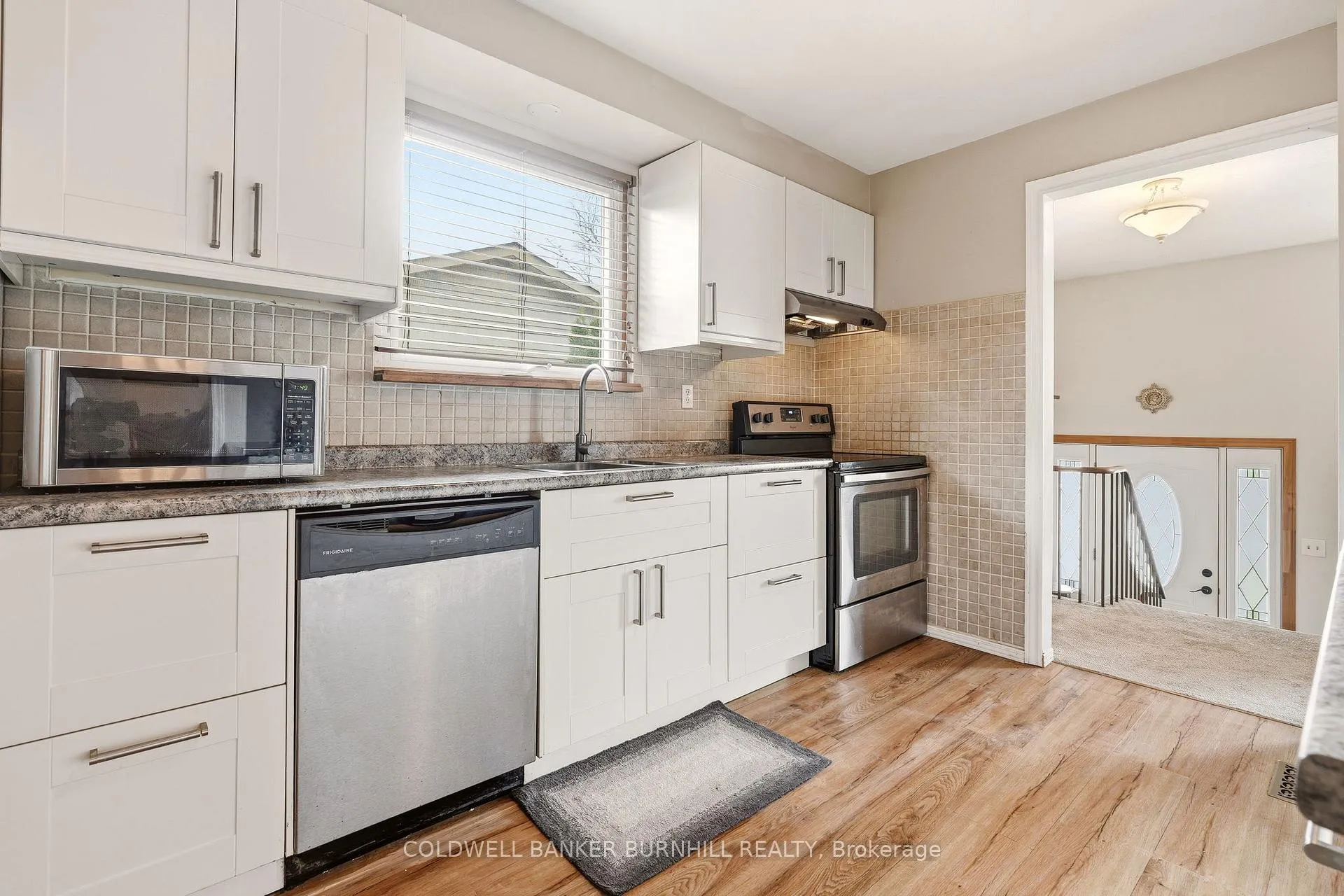 Photo 14 of 2349 Middlesmoor Crescent, Burlington, Brant Hills — HOMEH