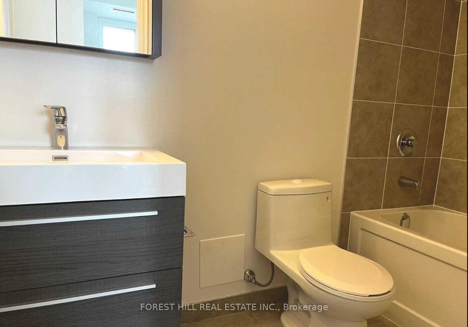 Photo 5 of Unit 305, 8 Rouge Valley Drive, Markham, Unionville — HOMEH
