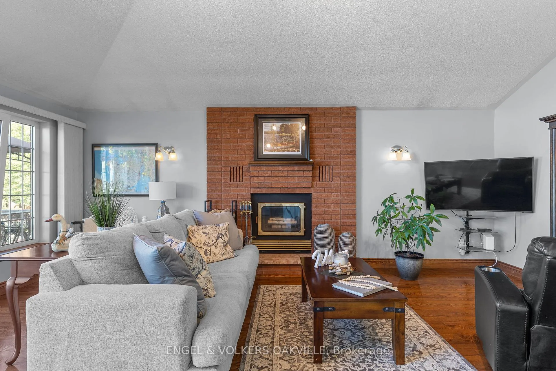 Photo 5 of 216 Robins Point Road, Tay, Victoria Harbour — HOMEH