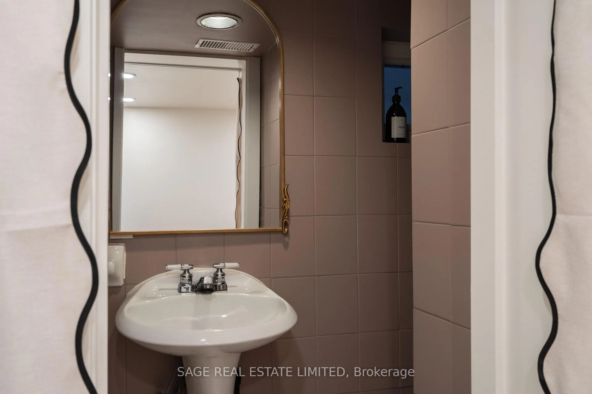 Photo 24 of 12 Via Italia, Toronto, Corso Italia-Davenport — HOMEH