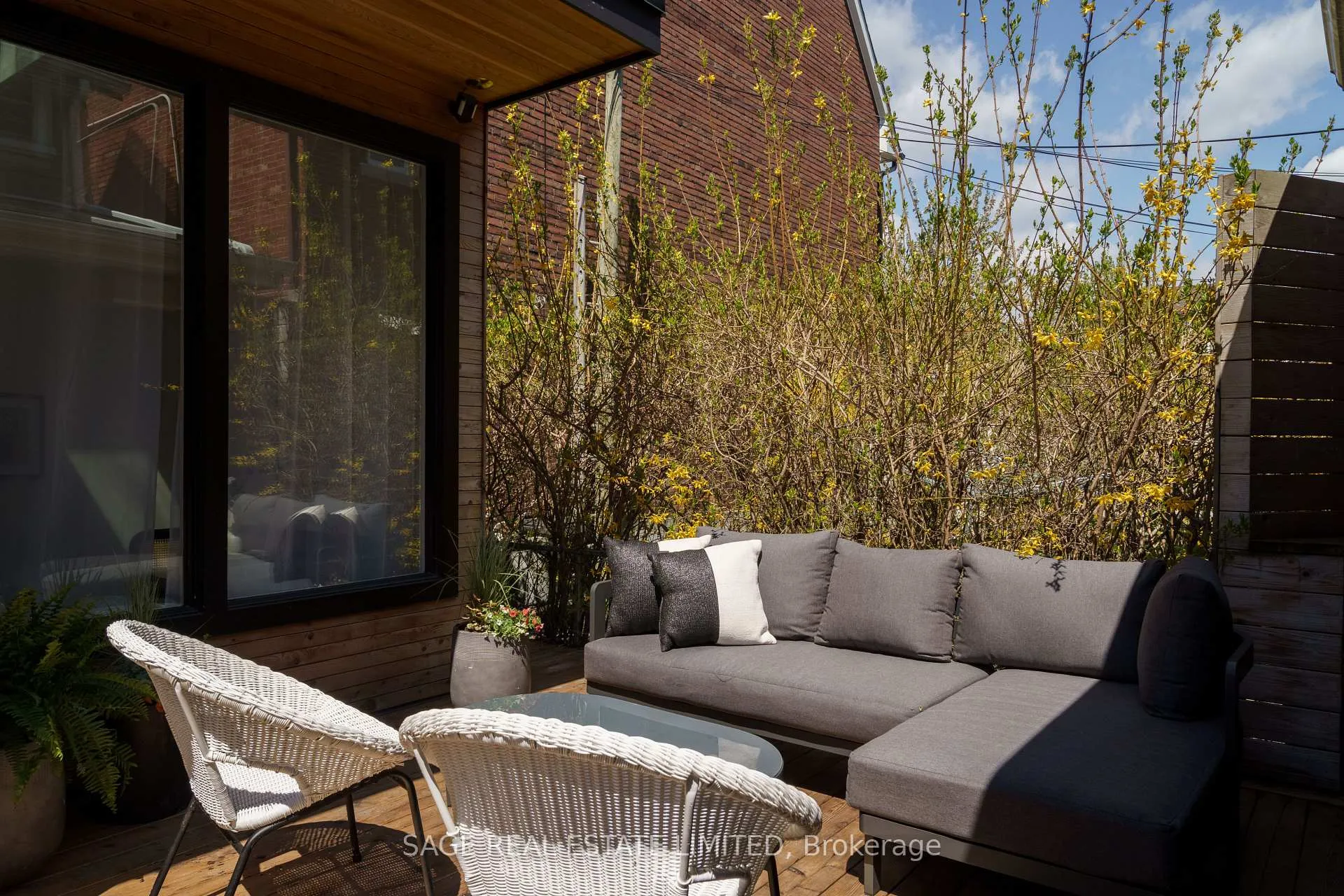Photo 25 of 12 Via Italia, Toronto, Corso Italia-Davenport — HOMEH