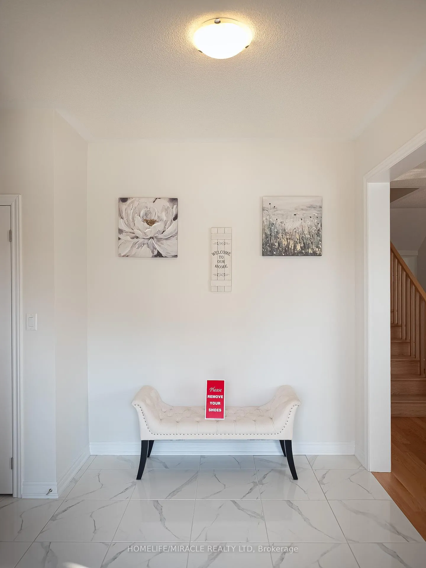 Photo 5 of 17 Ludlow Drive, Barrie, Rural Barrie Southeast — HOMEH
