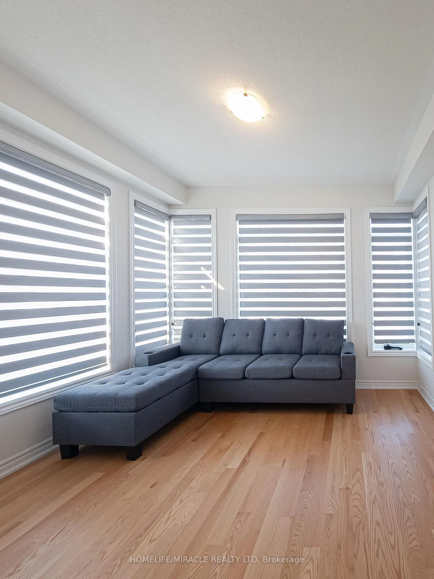 Photo 10 of 17 Ludlow Drive, Barrie, Rural Barrie Southeast — HOMEH