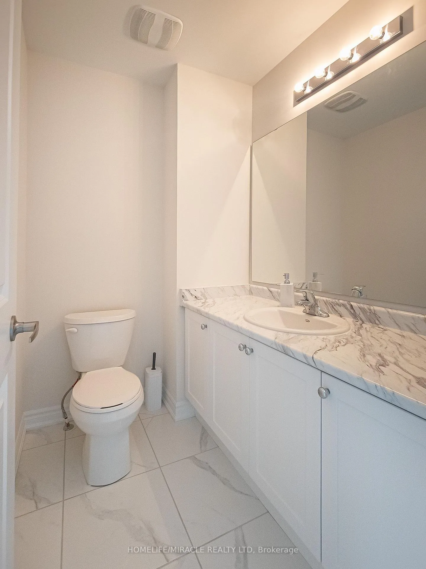 Photo 11 of 17 Ludlow Drive, Barrie, Rural Barrie Southeast — HOMEH