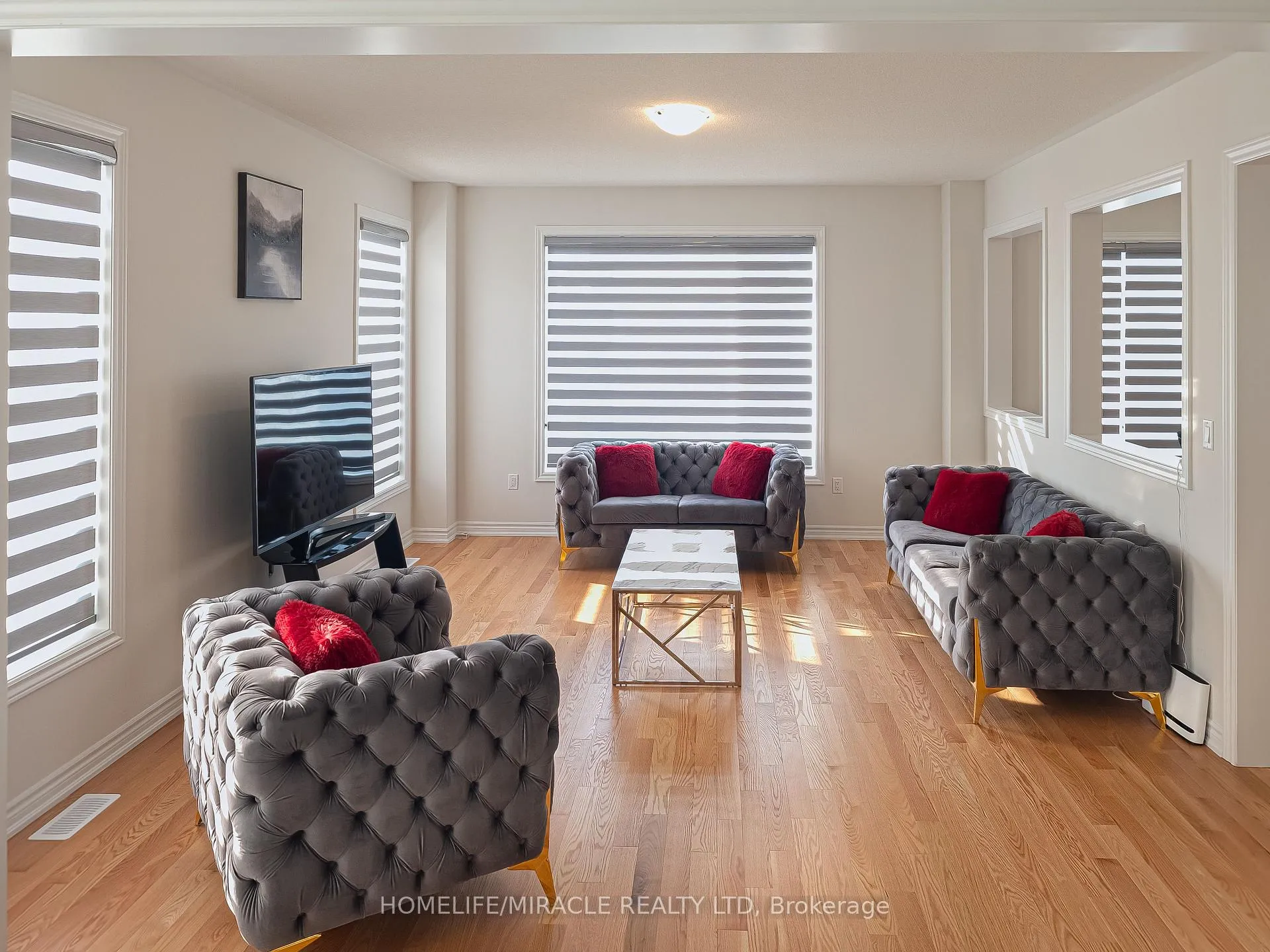Photo 14 of 17 Ludlow Drive, Barrie, Rural Barrie Southeast — HOMEH