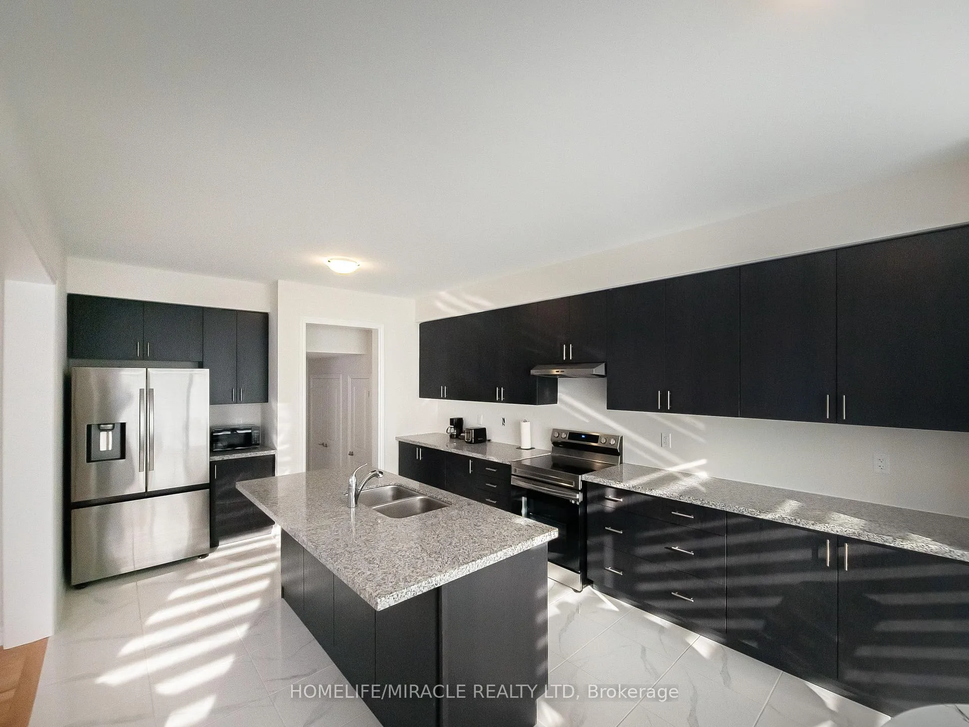 Photo 16 of 17 Ludlow Drive, Barrie, Rural Barrie Southeast — HOMEH