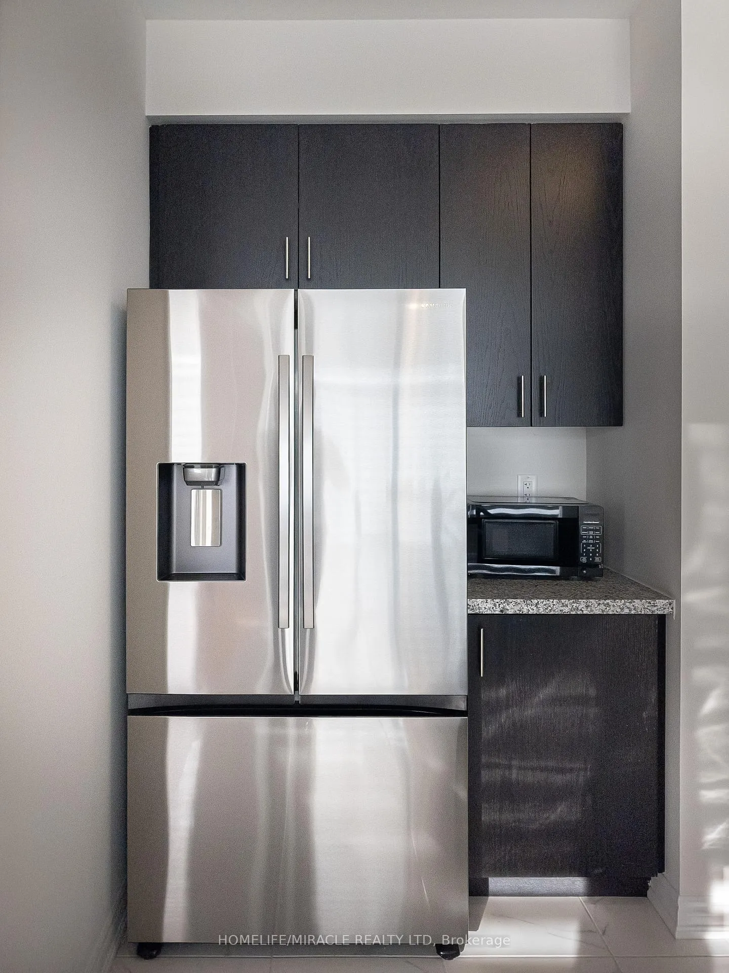 Photo 18 of 17 Ludlow Drive, Barrie, Rural Barrie Southeast — HOMEH