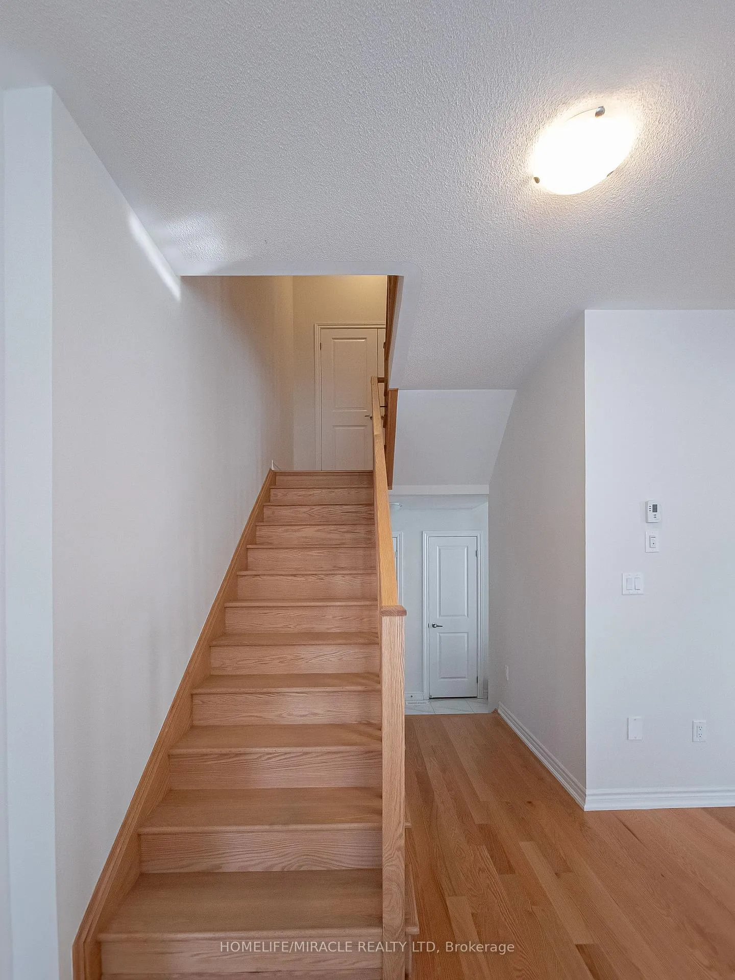 Photo 20 of 17 Ludlow Drive, Barrie, Rural Barrie Southeast — HOMEH
