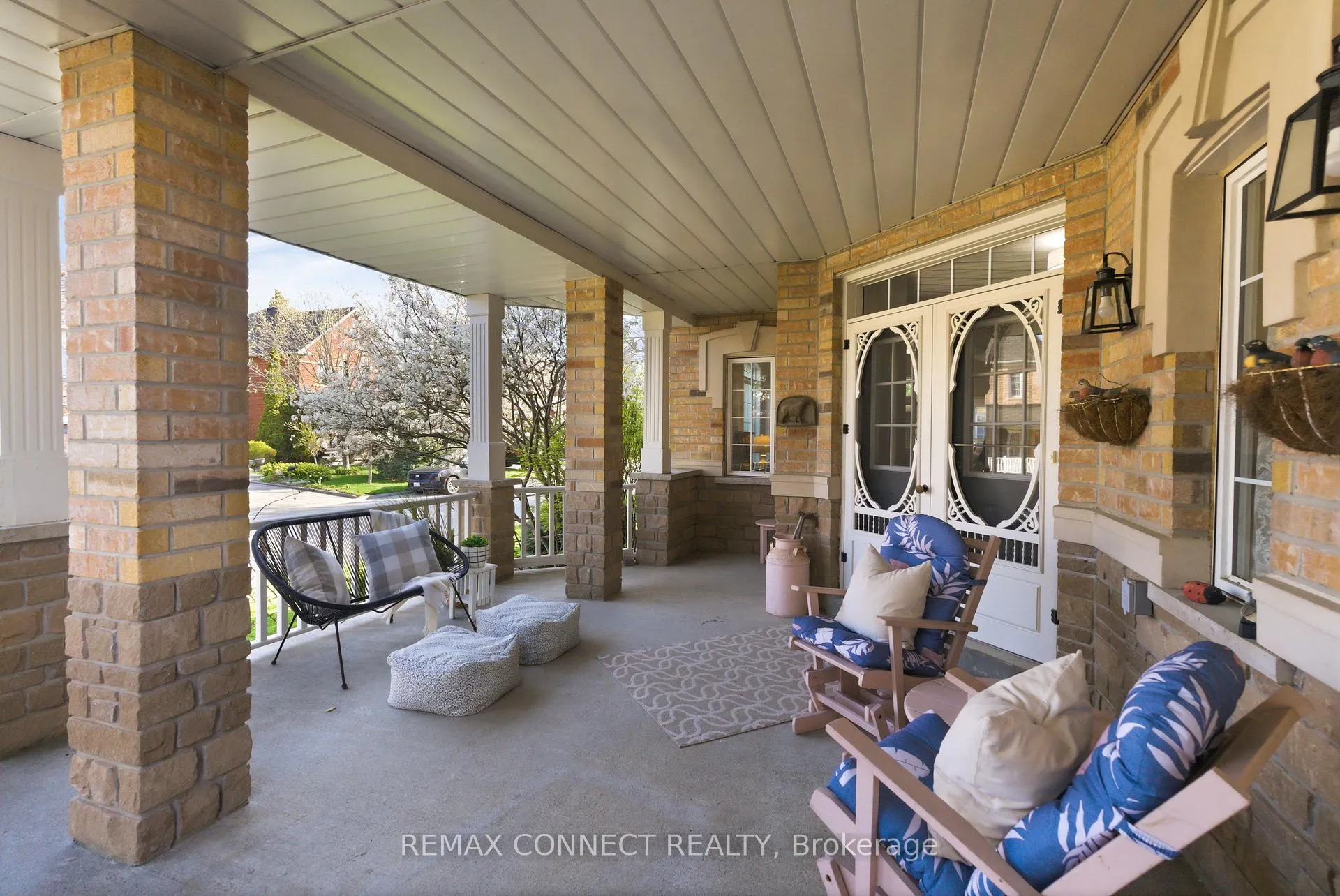 Photo 4 of 16 White Cedar Drive, Markham, Legacy — HOMEH