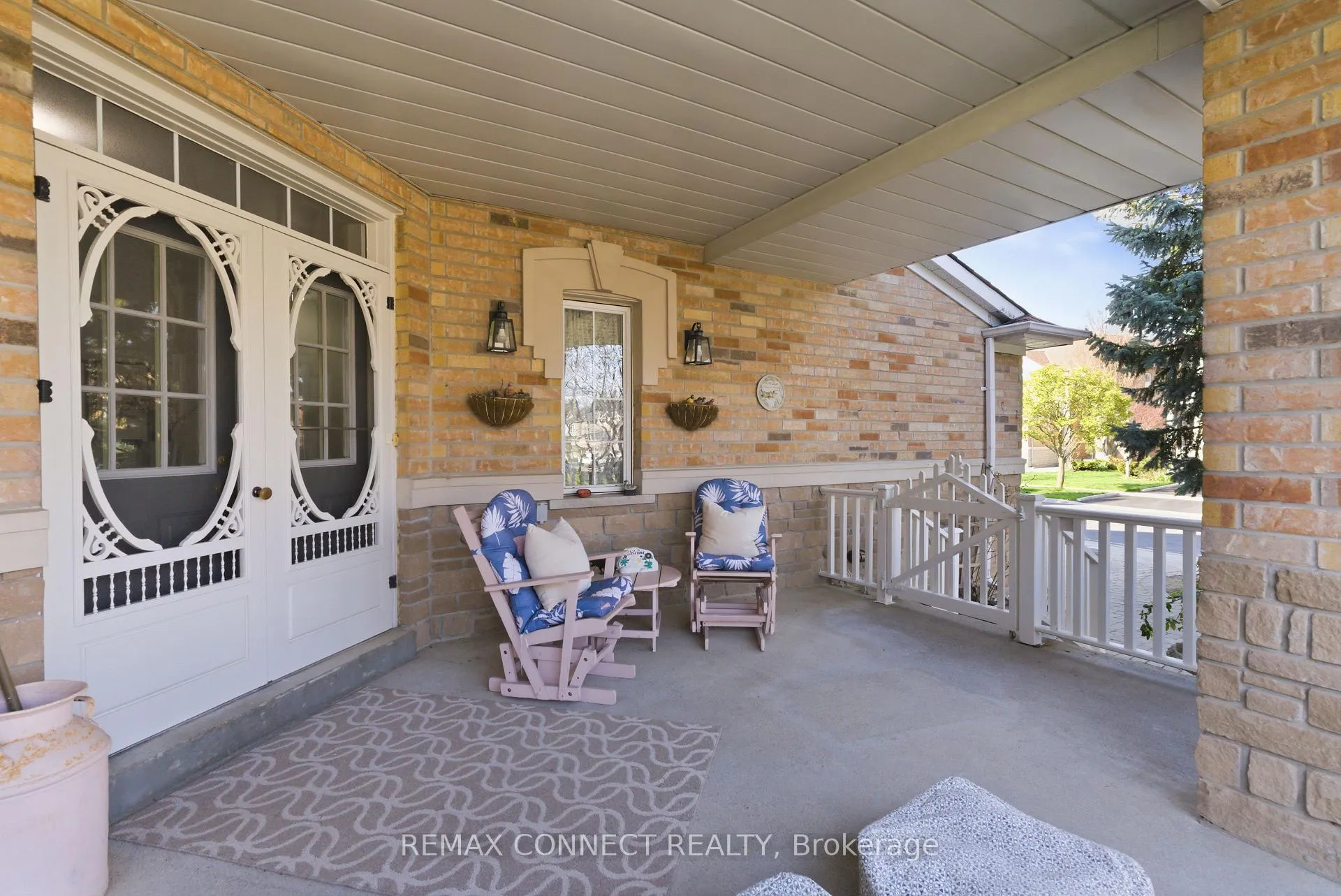 Photo 5 of 16 White Cedar Drive, Markham, Legacy — HOMEH