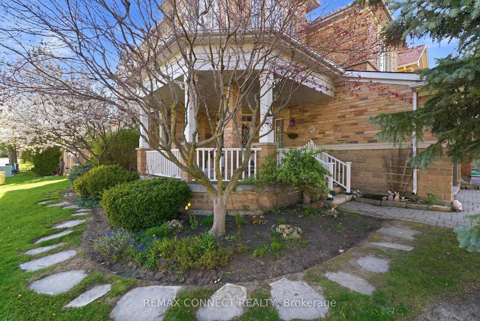 Photo 6 of 16 White Cedar Drive, Markham, Legacy — HOMEH