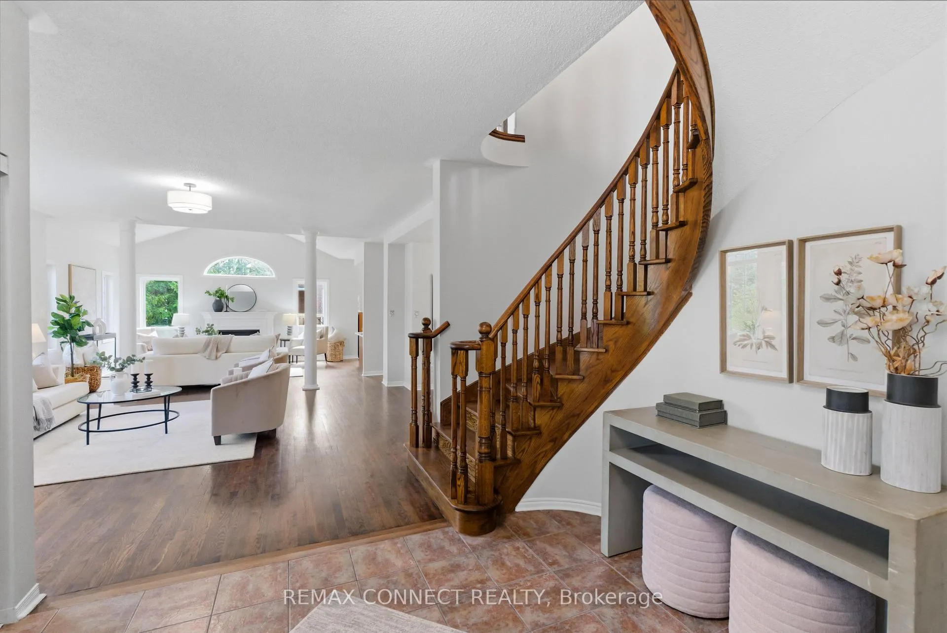 Photo 7 of 16 White Cedar Drive, Markham, Legacy — HOMEH