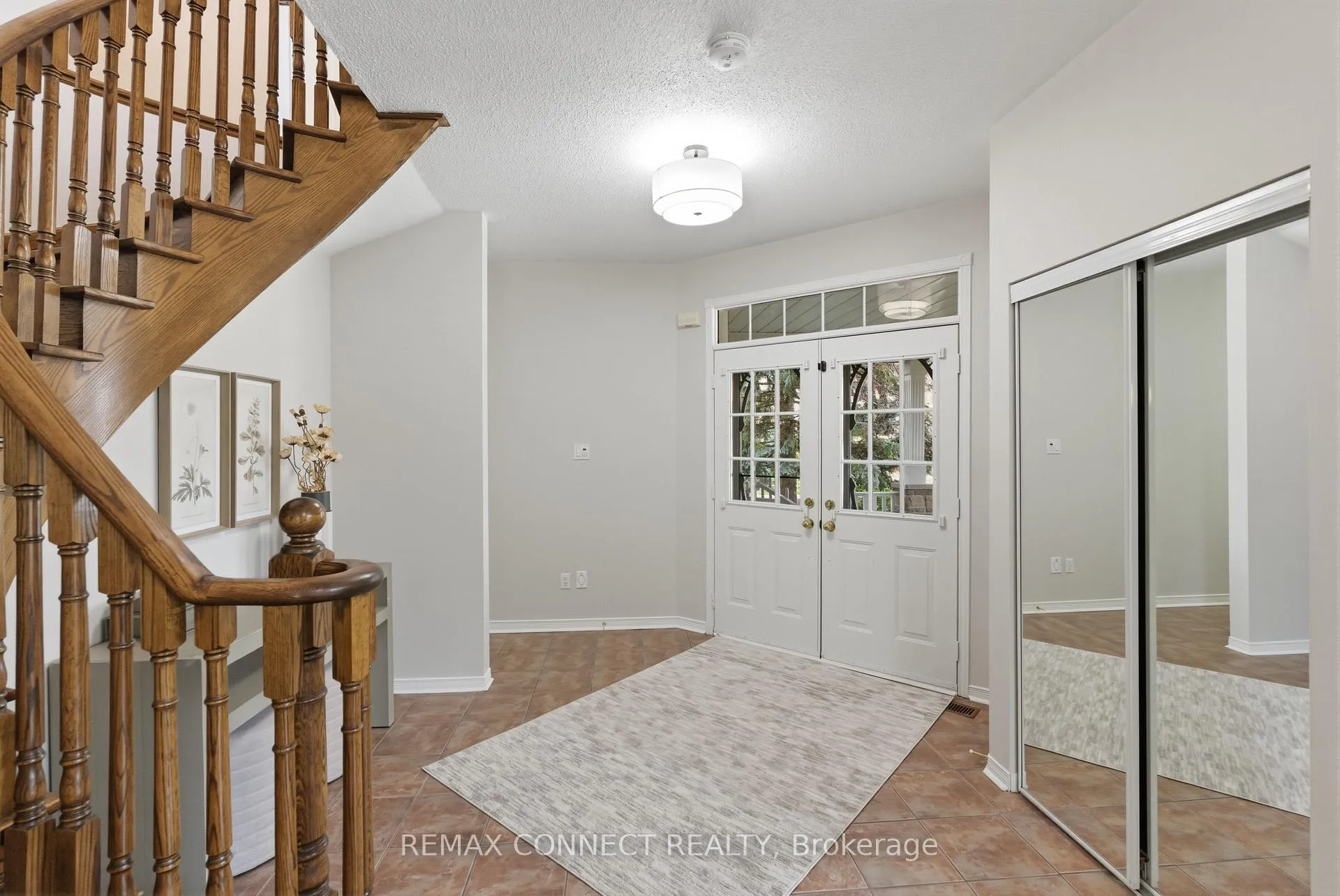 Photo 8 of 16 White Cedar Drive, Markham, Legacy — HOMEH