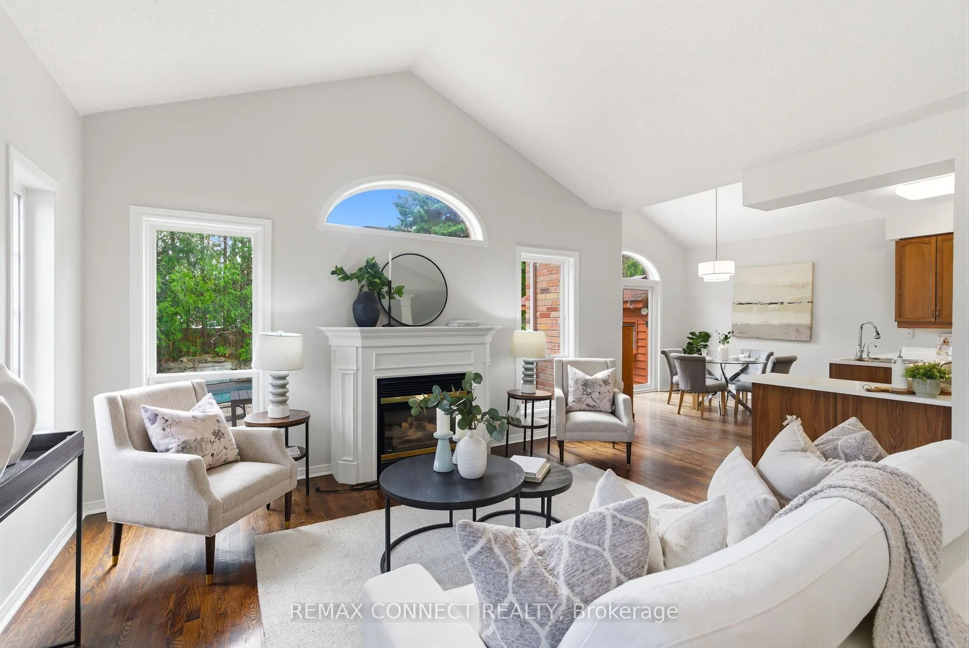 Photo 11 of 16 White Cedar Drive, Markham, Legacy — HOMEH