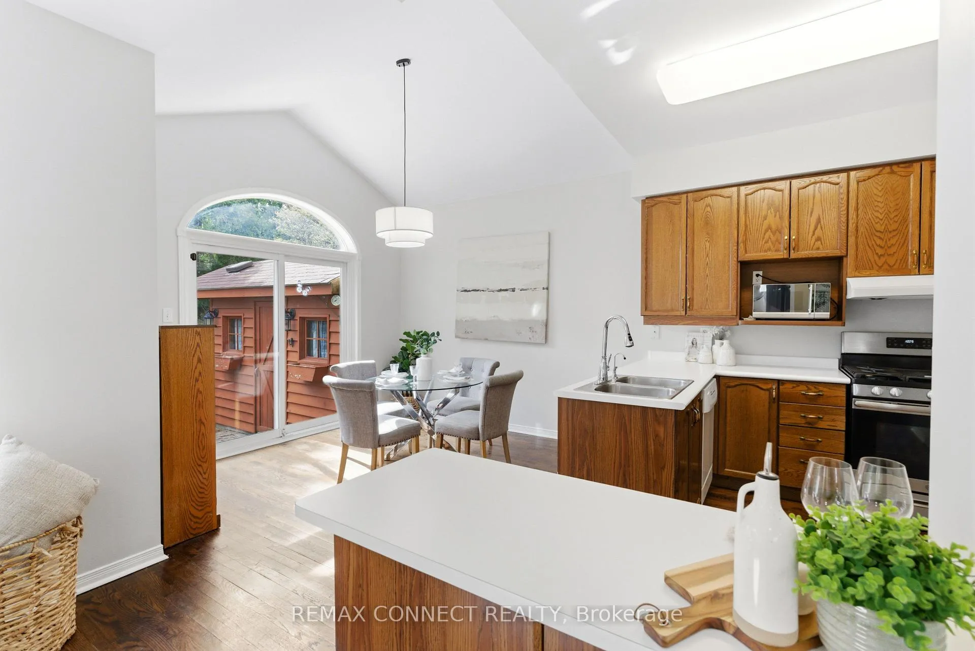 Photo 12 of 16 White Cedar Drive, Markham, Legacy — HOMEH