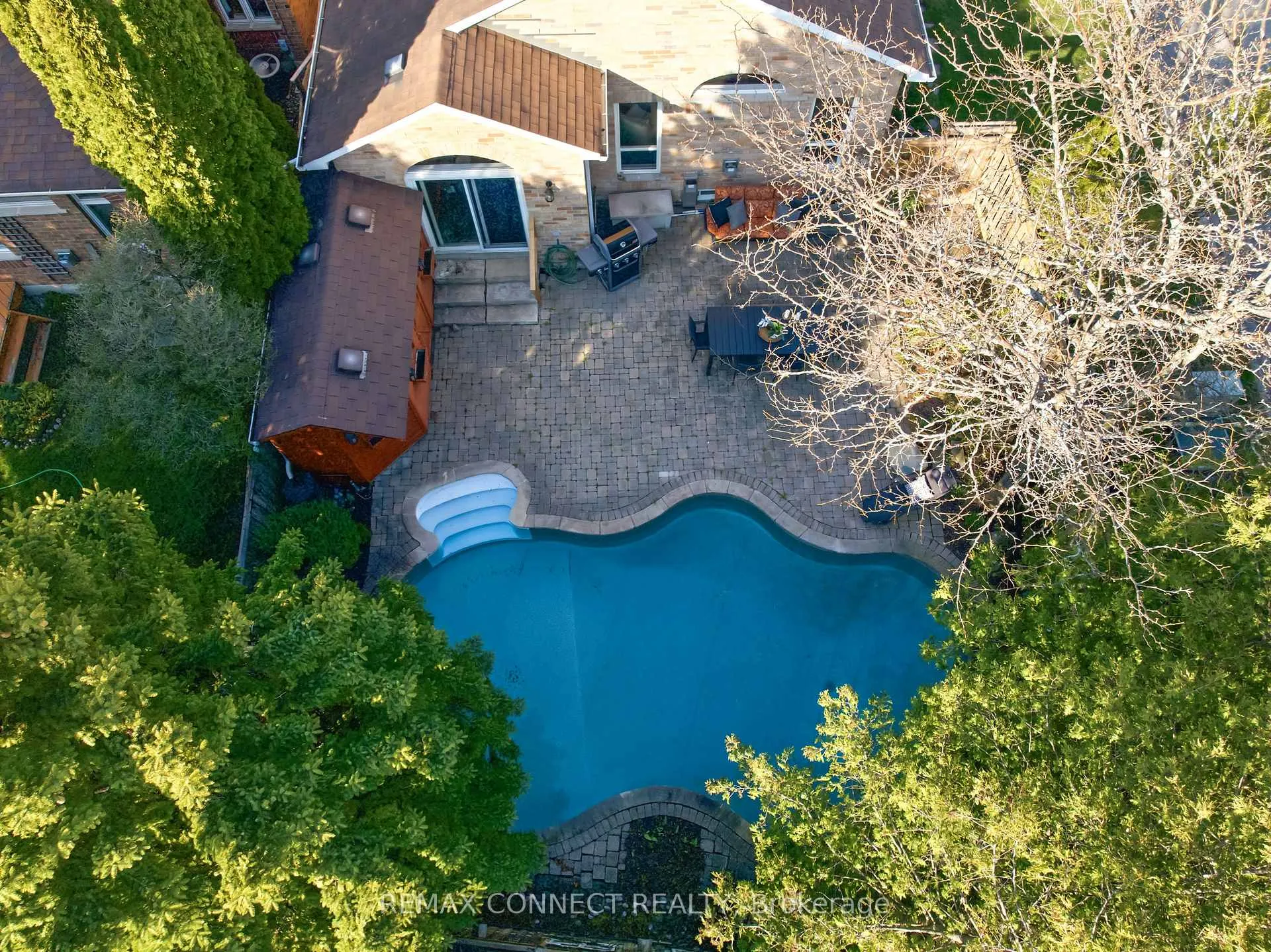 Photo 40 of 16 White Cedar Drive, Markham, Legacy — HOMEH