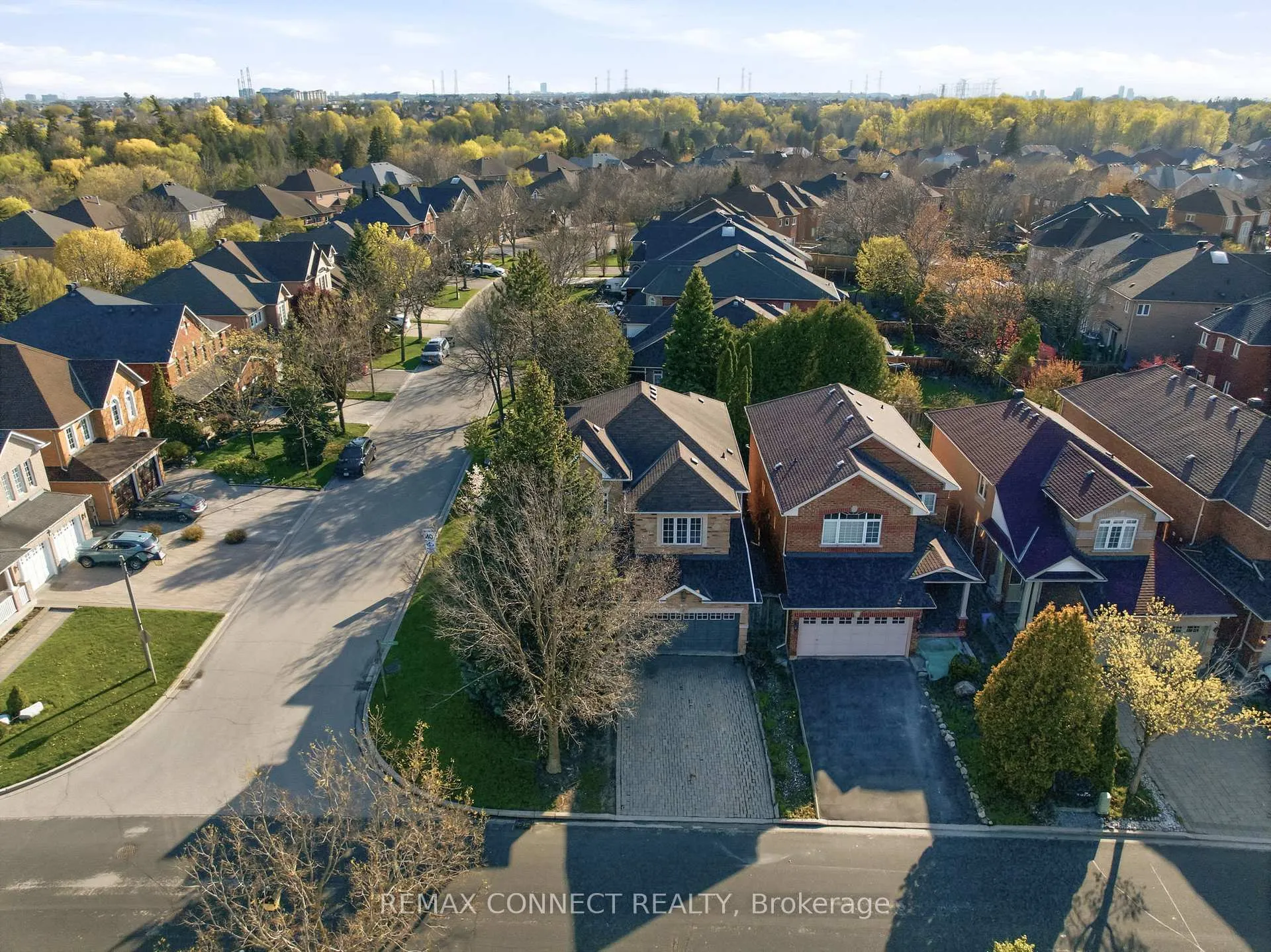 Photo 43 of 16 White Cedar Drive, Markham, Legacy — HOMEH