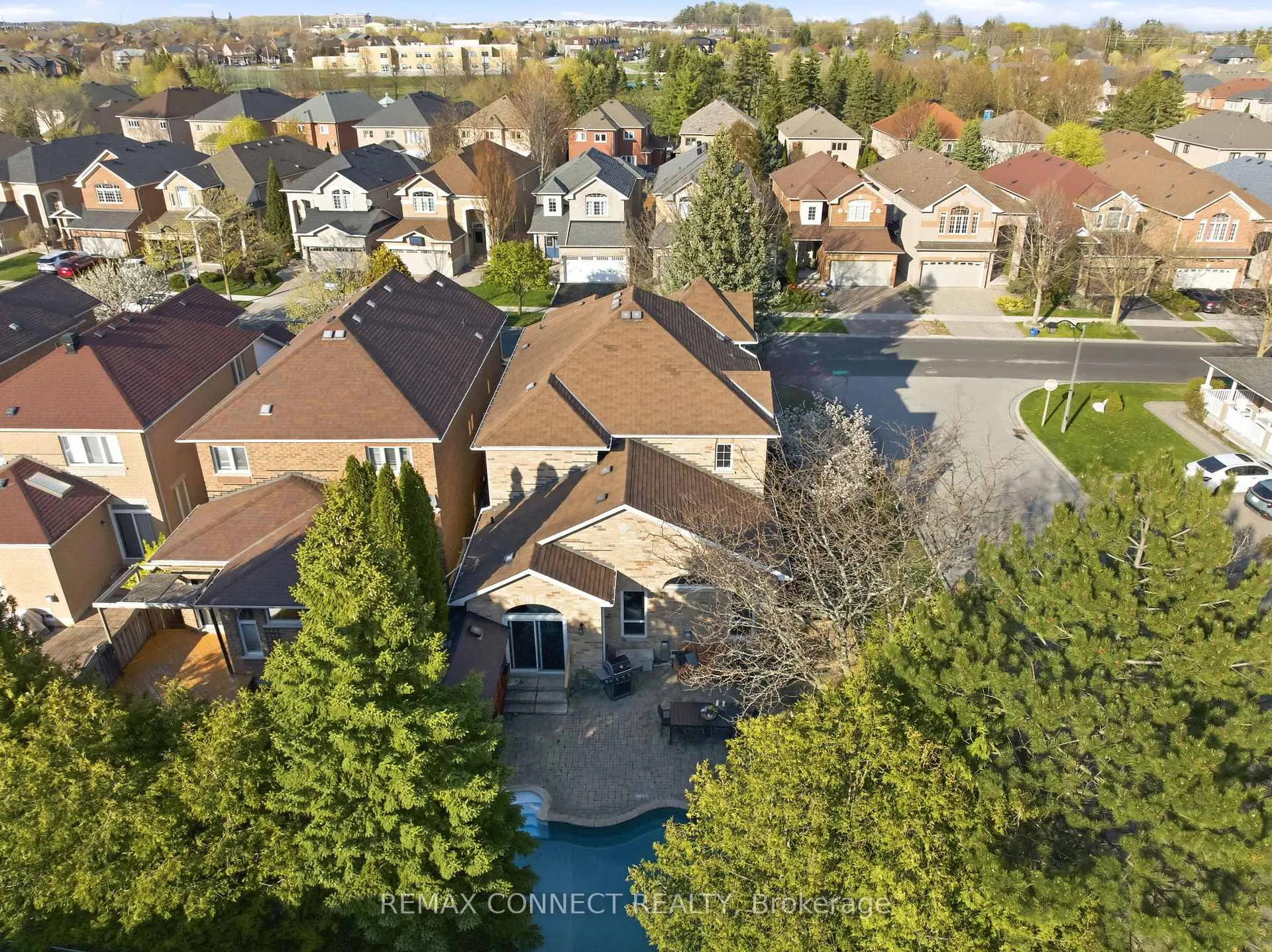 Photo 45 of 16 White Cedar Drive, Markham, Legacy — HOMEH