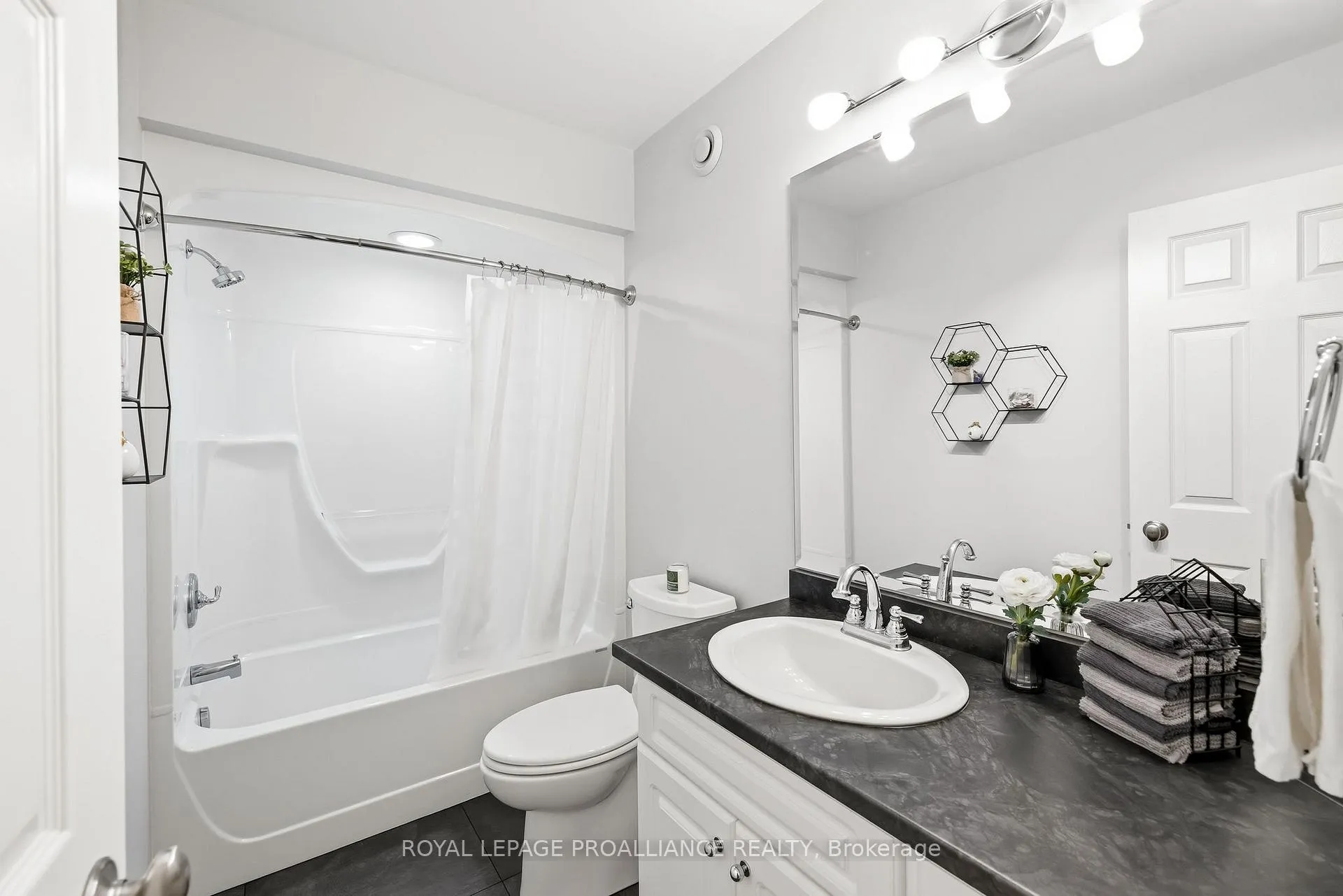 Photo 26 of 202 Prince Edward Street, Brighton — HOMEH