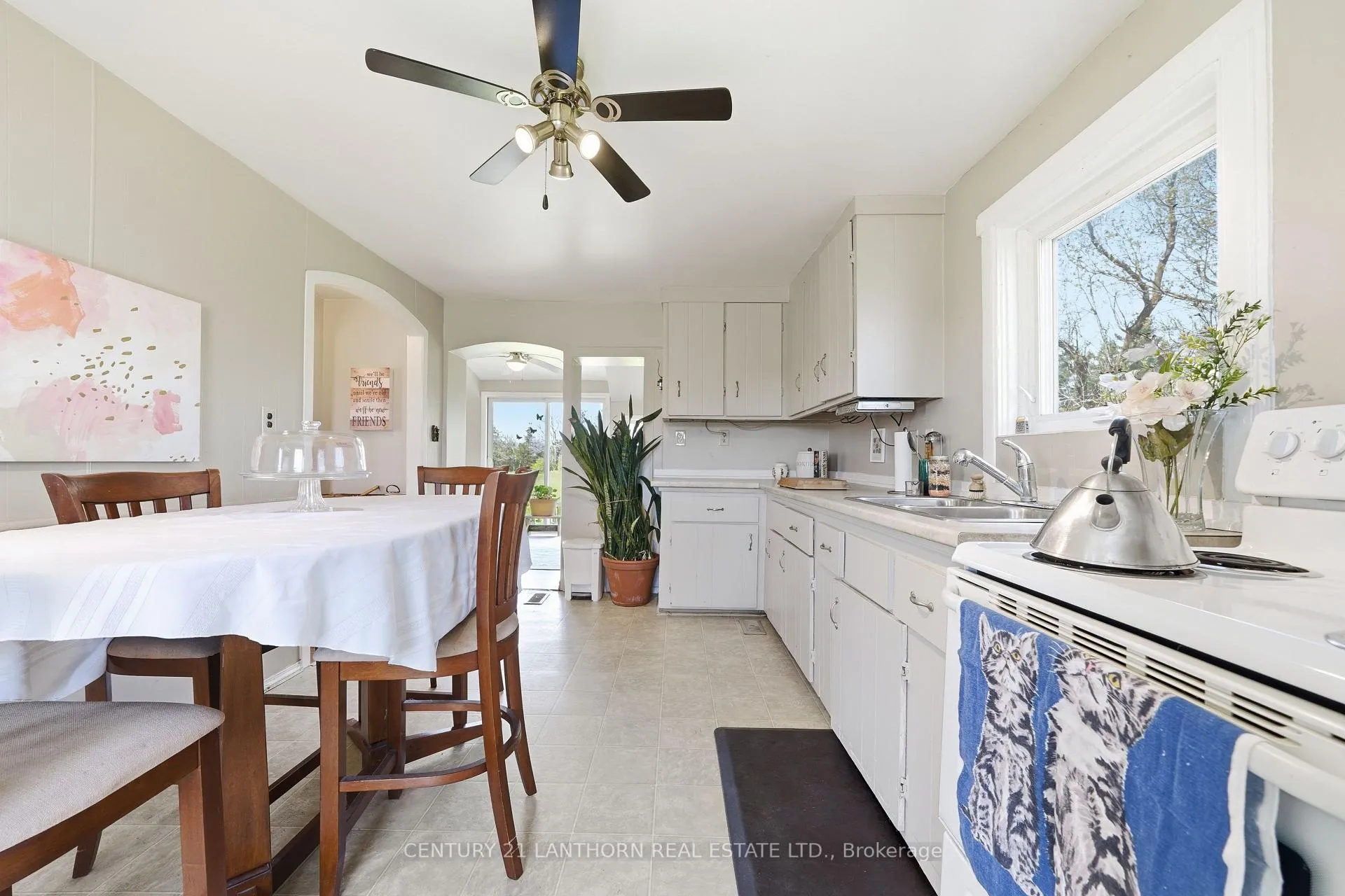 Photo 4 of 1229 County 7 Road, Prince Edward County, North Marysburg Ward — HOMEH