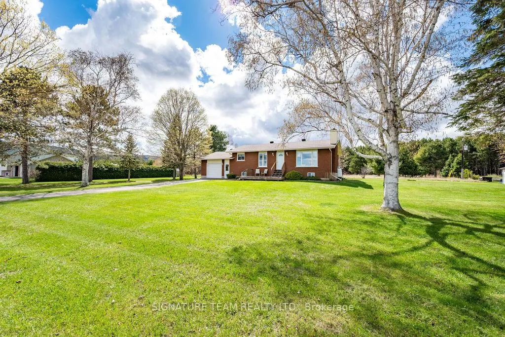 Photo 2 of 1039 Lake Clear Road, Bonnechere Valley, Eganville/Bonnechere Twp — HOMEH