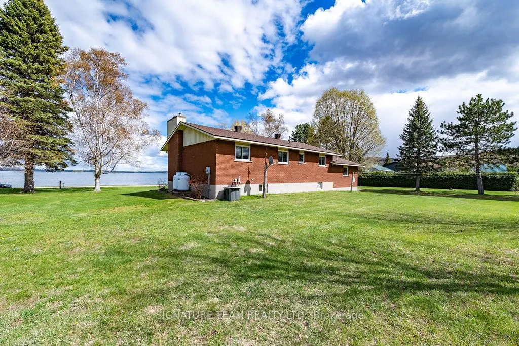 Photo 4 of 1039 Lake Clear Road, Bonnechere Valley, Eganville/Bonnechere Twp — HOMEH
