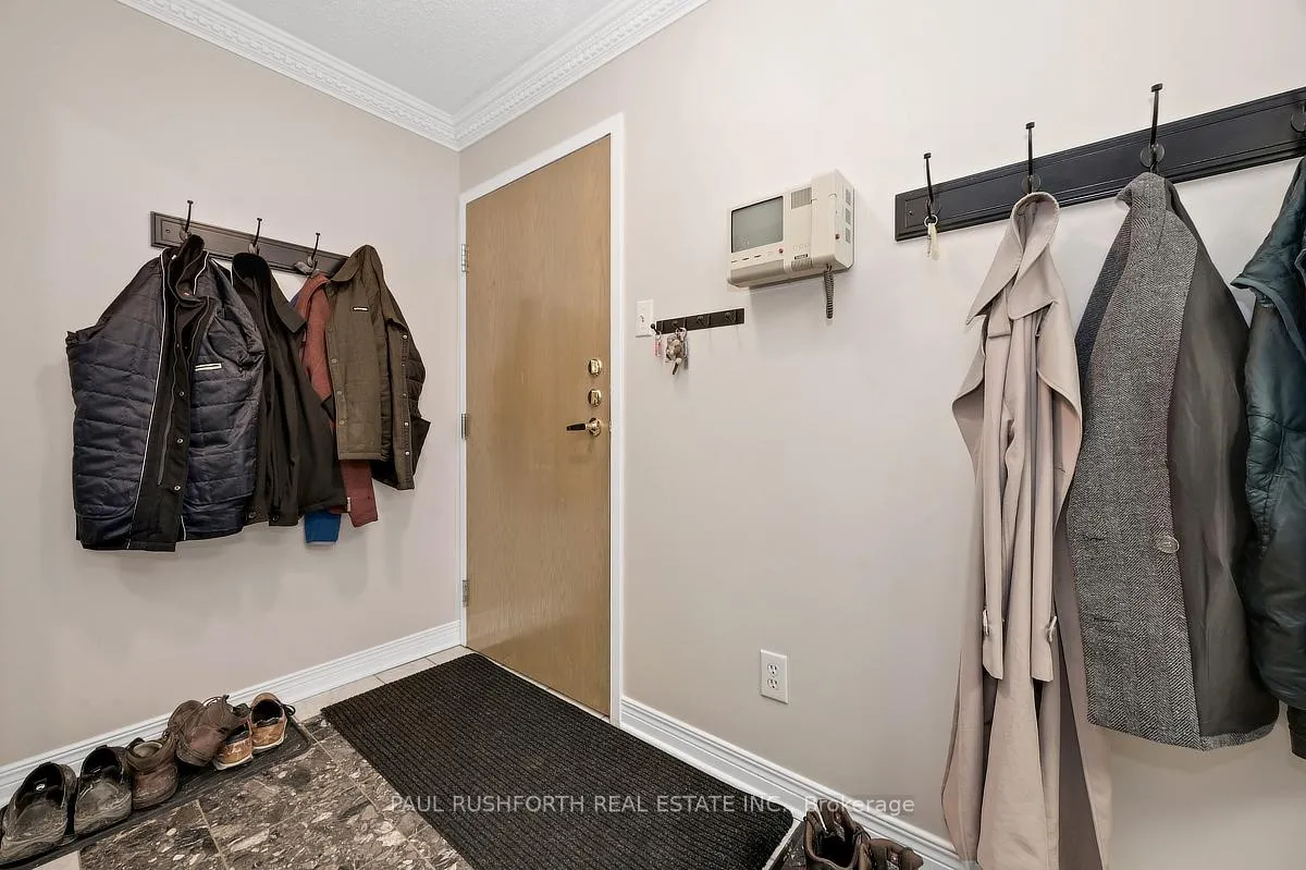 Photo 2 of Unit 202, 939 North River Road, Ottawa, Overbrook — HOMEH