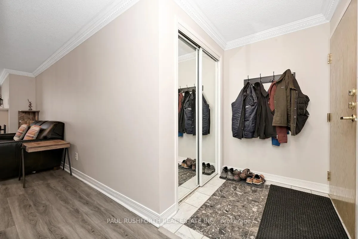 Photo 3 of Unit 202, 939 North River Road, Ottawa, Overbrook — HOMEH