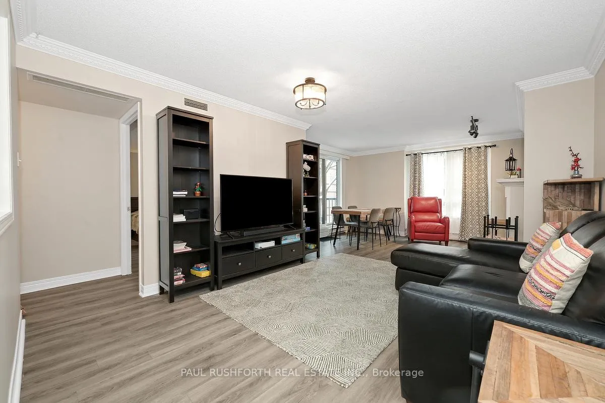Photo 4 of Unit 202, 939 North River Road, Ottawa, Overbrook — HOMEH