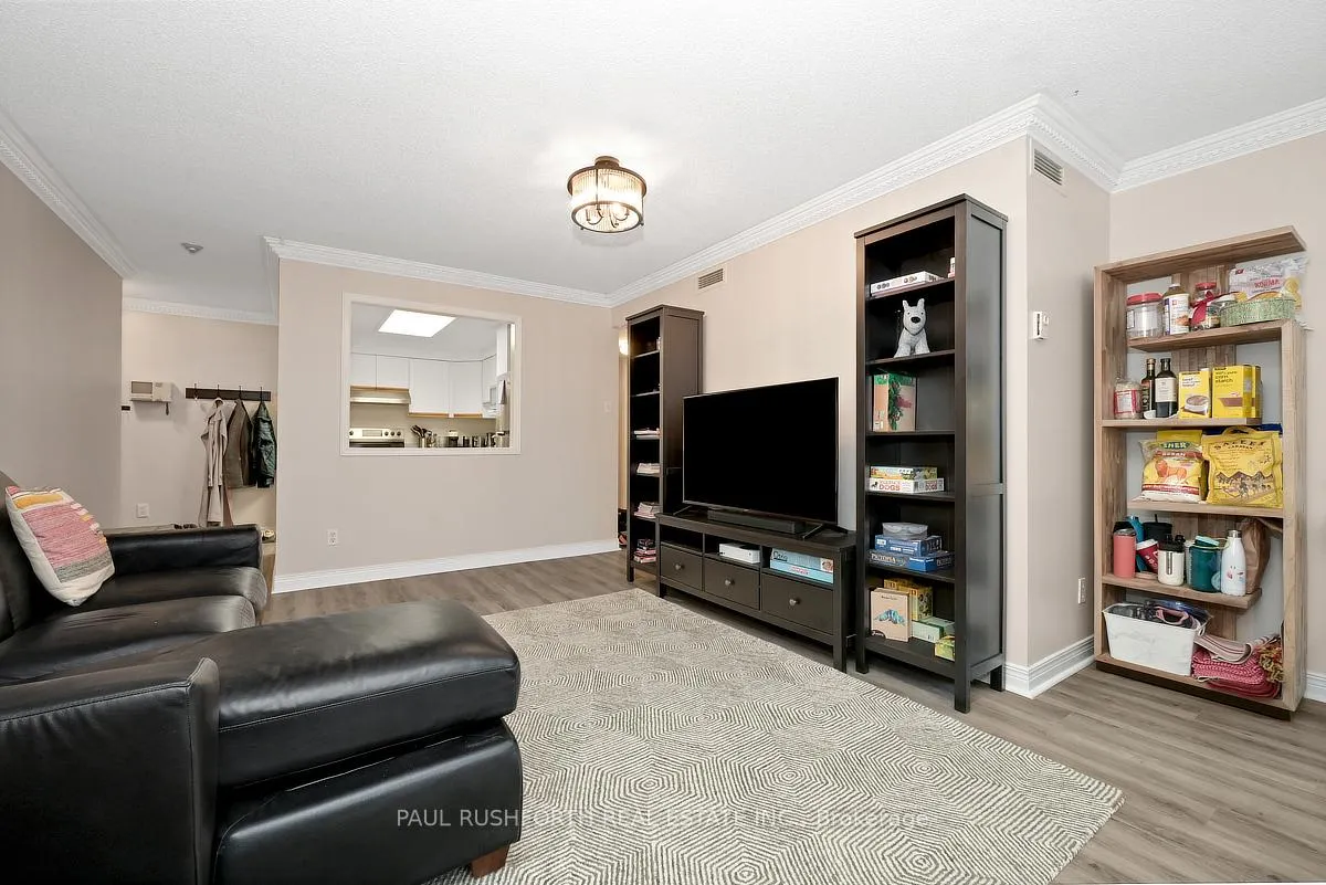 Photo 8 of Unit 202, 939 North River Road, Ottawa, Overbrook — HOMEH