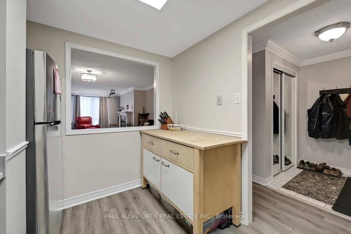 Photo 14 of Unit 202, 939 North River Road, Ottawa, Overbrook — HOMEH