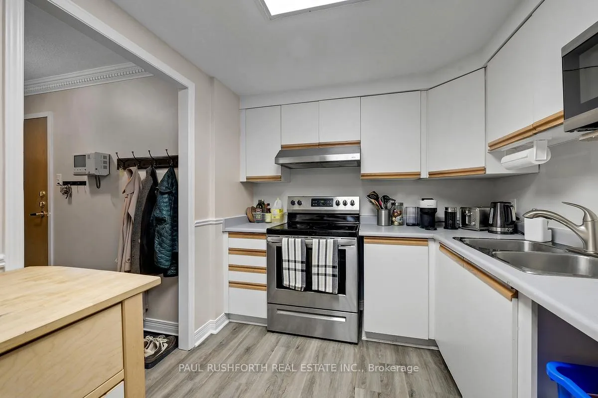 Photo 15 of Unit 202, 939 North River Road, Ottawa, Overbrook — HOMEH