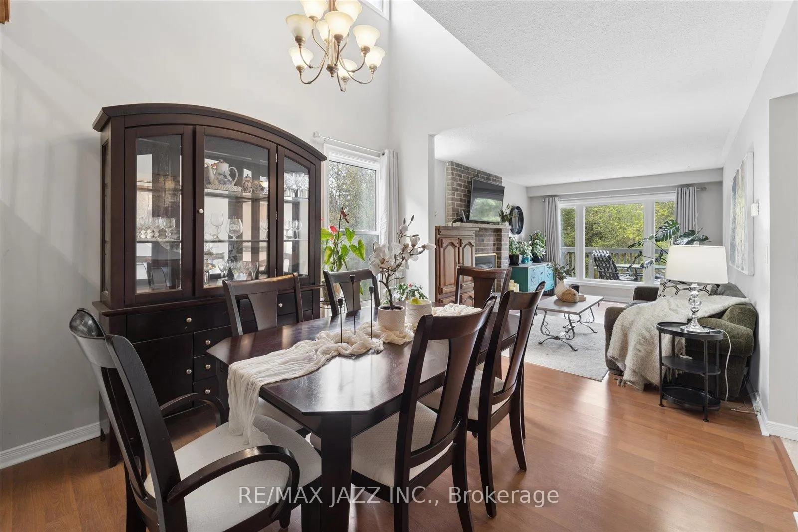 Photo 4 of 1360 Sunnybrae Crescent, Oshawa, Donevan — HOMEH
