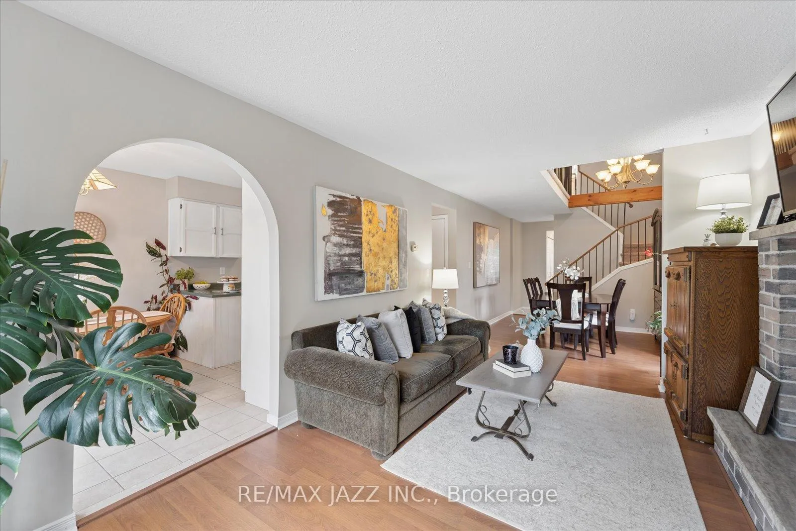 Photo 11 of 1360 Sunnybrae Crescent, Oshawa, Donevan — HOMEH