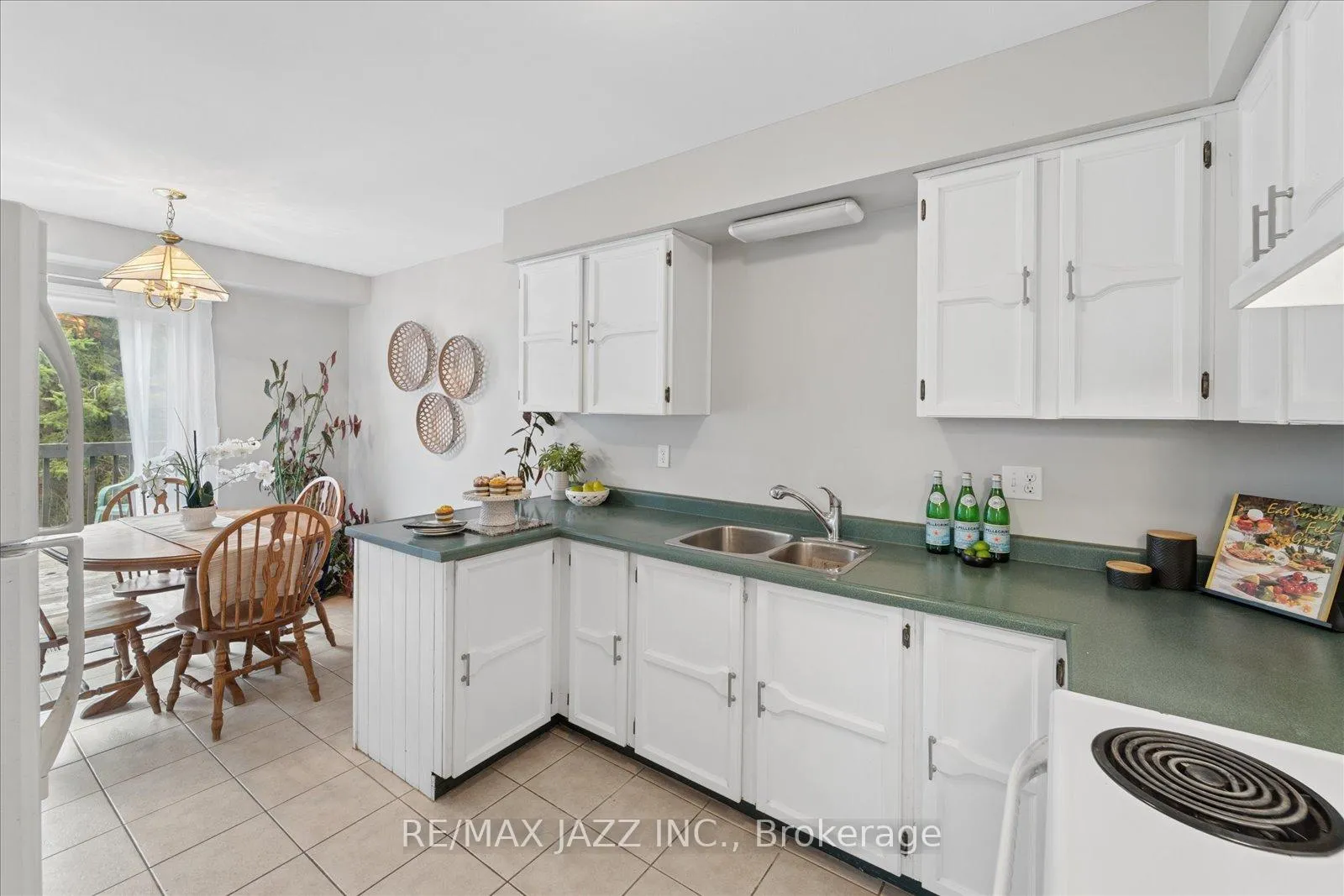 Photo 13 of 1360 Sunnybrae Crescent, Oshawa, Donevan — HOMEH