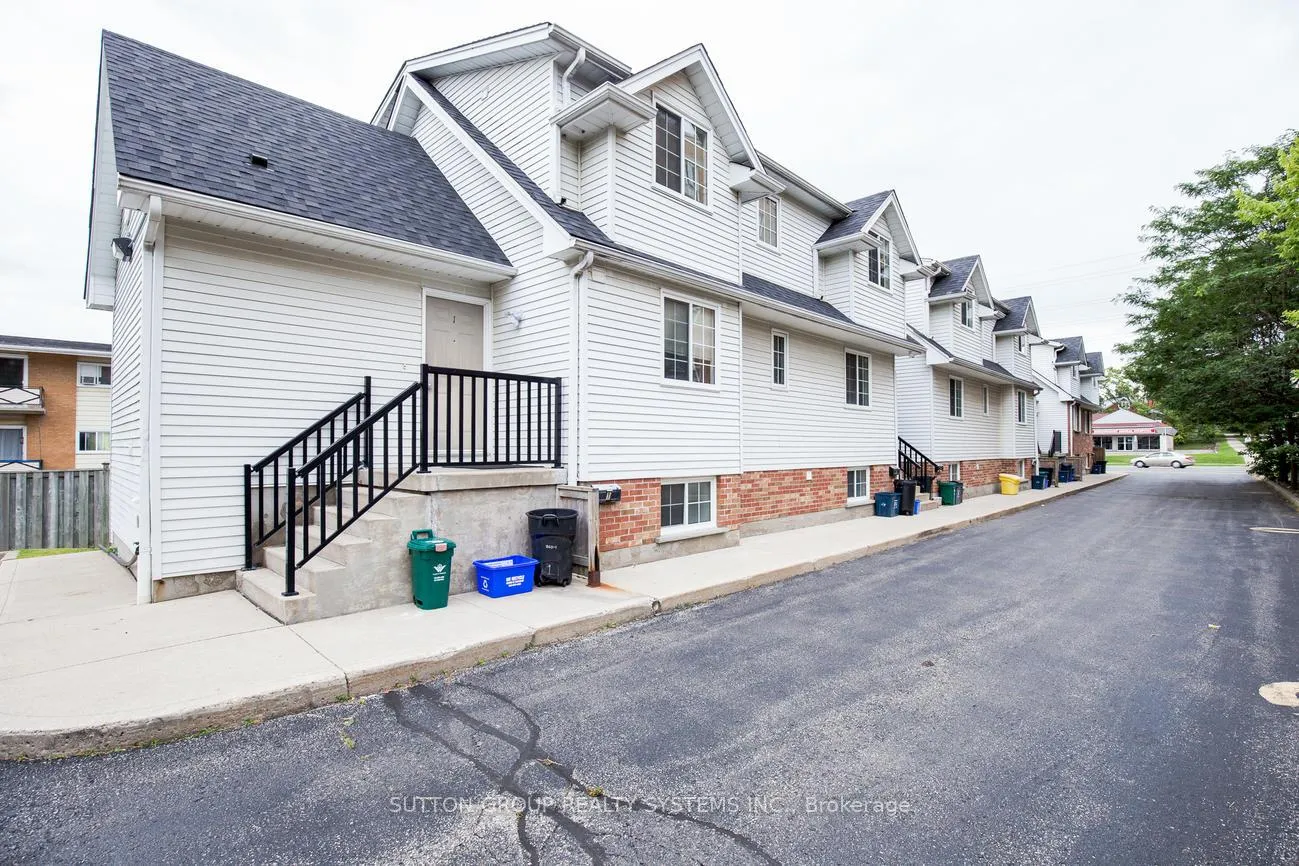 Photo 2 of 360 Erb Street W, Waterloo, Maple Hills — HOMEH