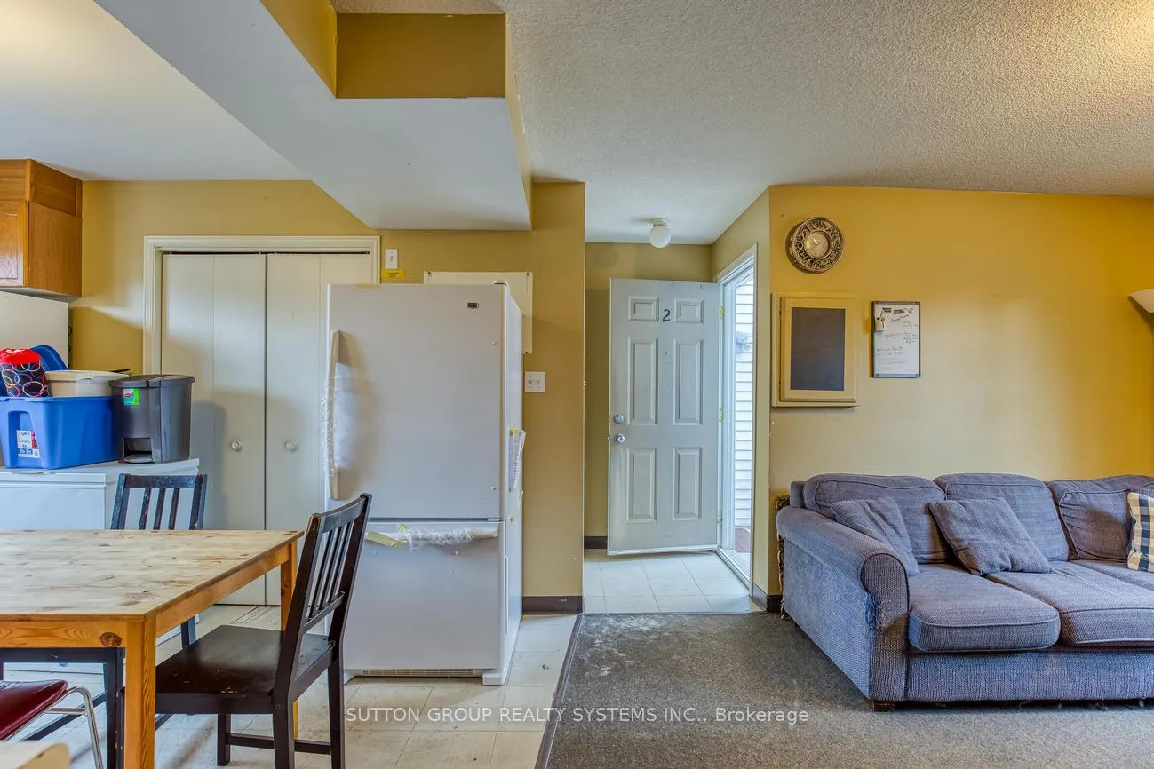 Photo 8 of 360 Erb Street W, Waterloo, Maple Hills — HOMEH