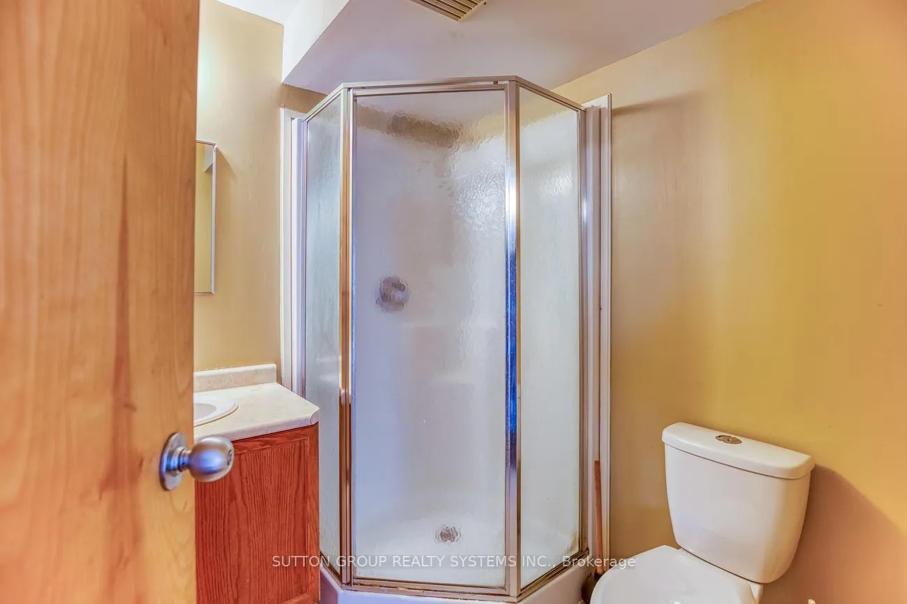 Photo 10 of 360 Erb Street W, Waterloo, Maple Hills — HOMEH