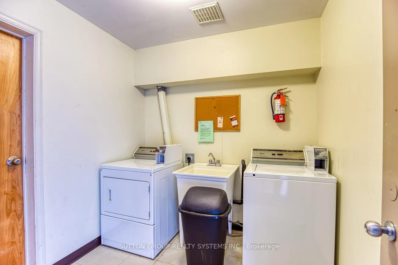 Photo 12 of 360 Erb Street W, Waterloo, Maple Hills — HOMEH