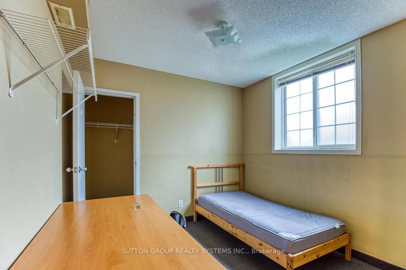 Photo 14 of 360 Erb Street W, Waterloo, Maple Hills — HOMEH