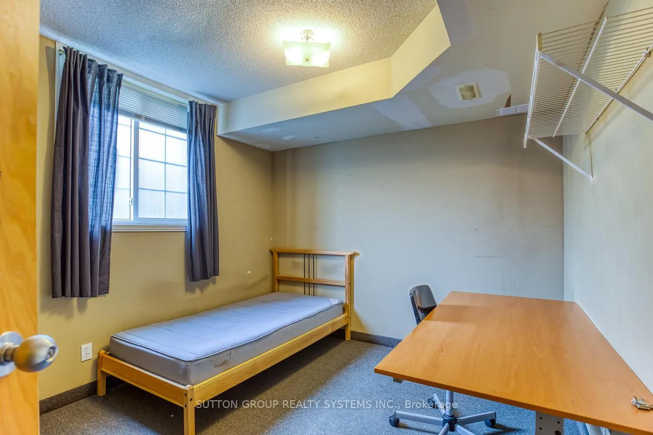 Photo 15 of 360 Erb Street W, Waterloo, Maple Hills — HOMEH