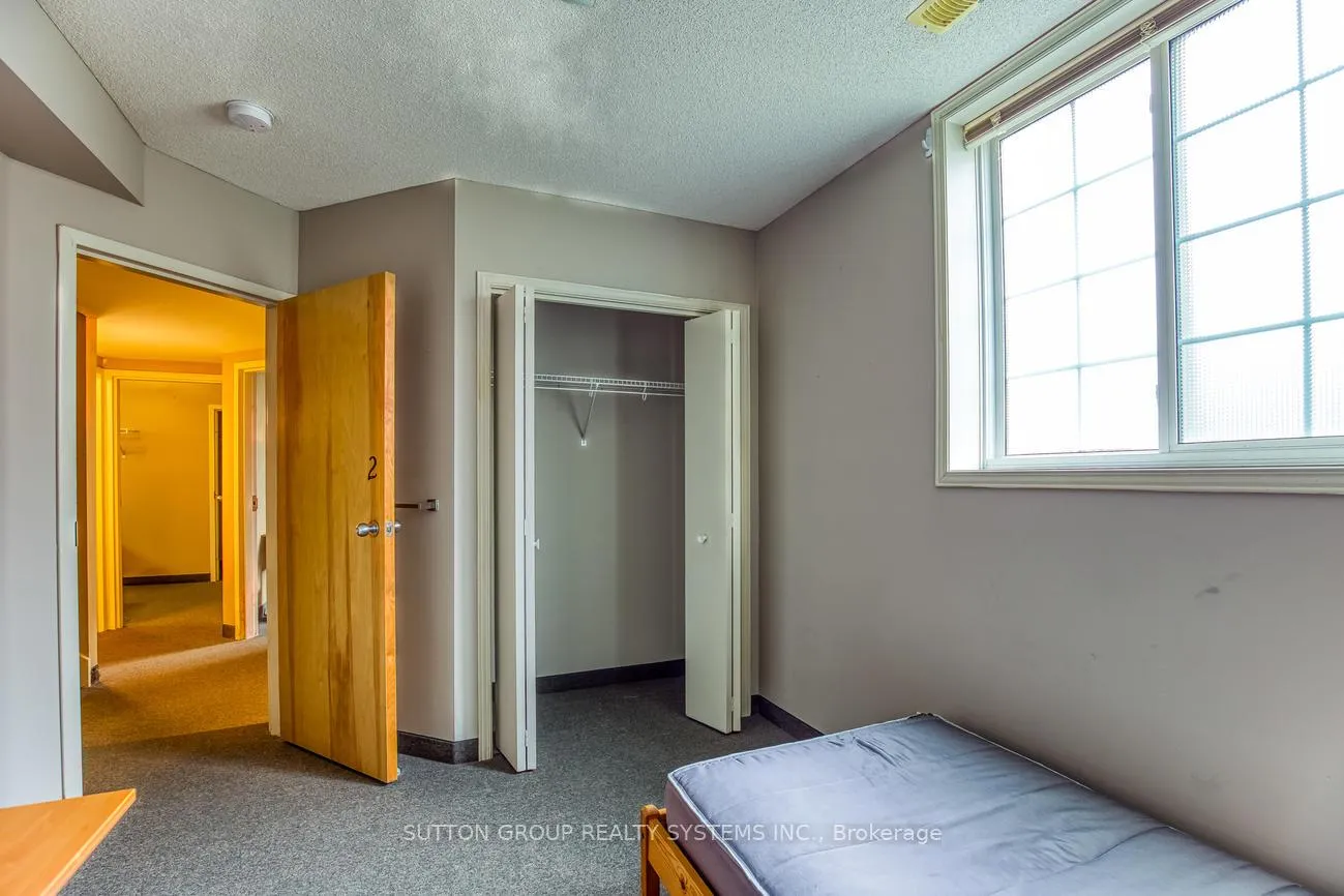 Photo 18 of 360 Erb Street W, Waterloo, Maple Hills — HOMEH