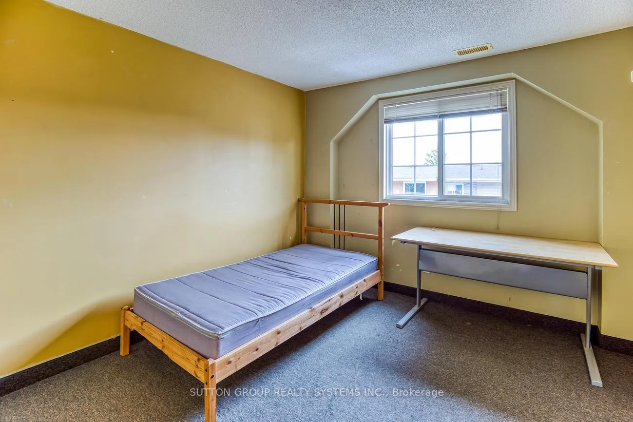 Photo 19 of 360 Erb Street W, Waterloo, Maple Hills — HOMEH