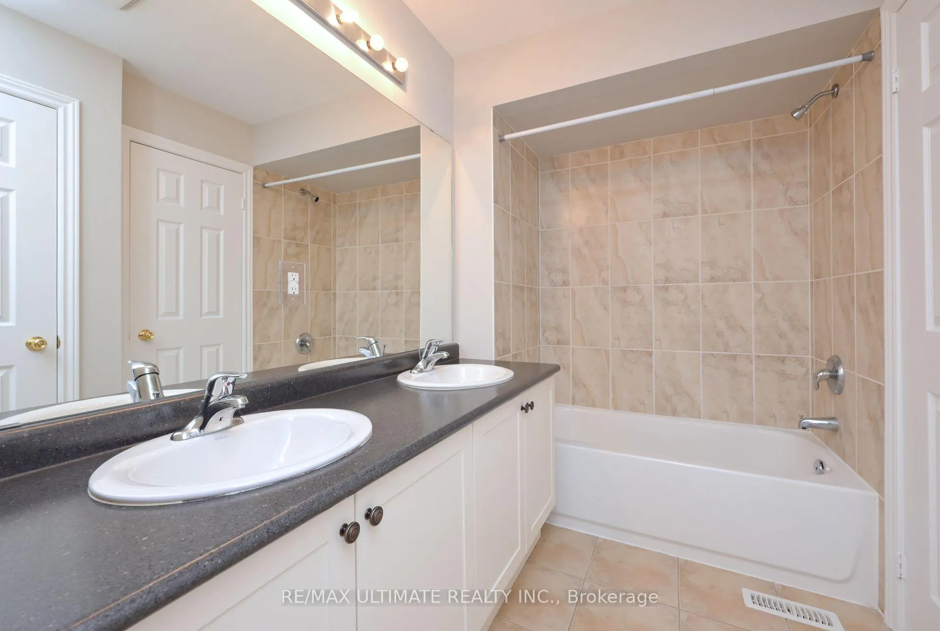 Photo 13 of 65 Joseph Trail, Collingwood — HOMEH