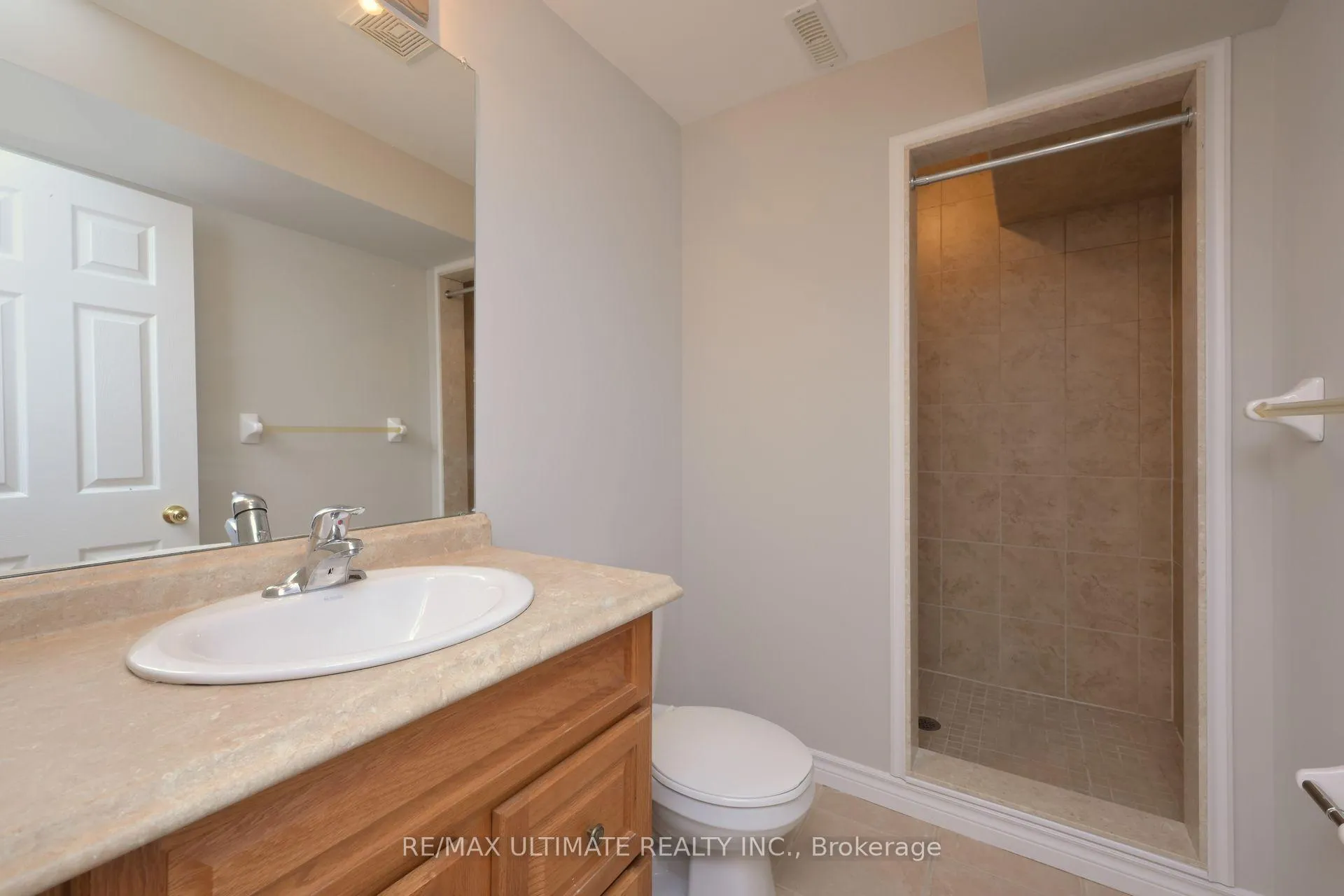 Photo 16 of 65 Joseph Trail, Collingwood — HOMEH