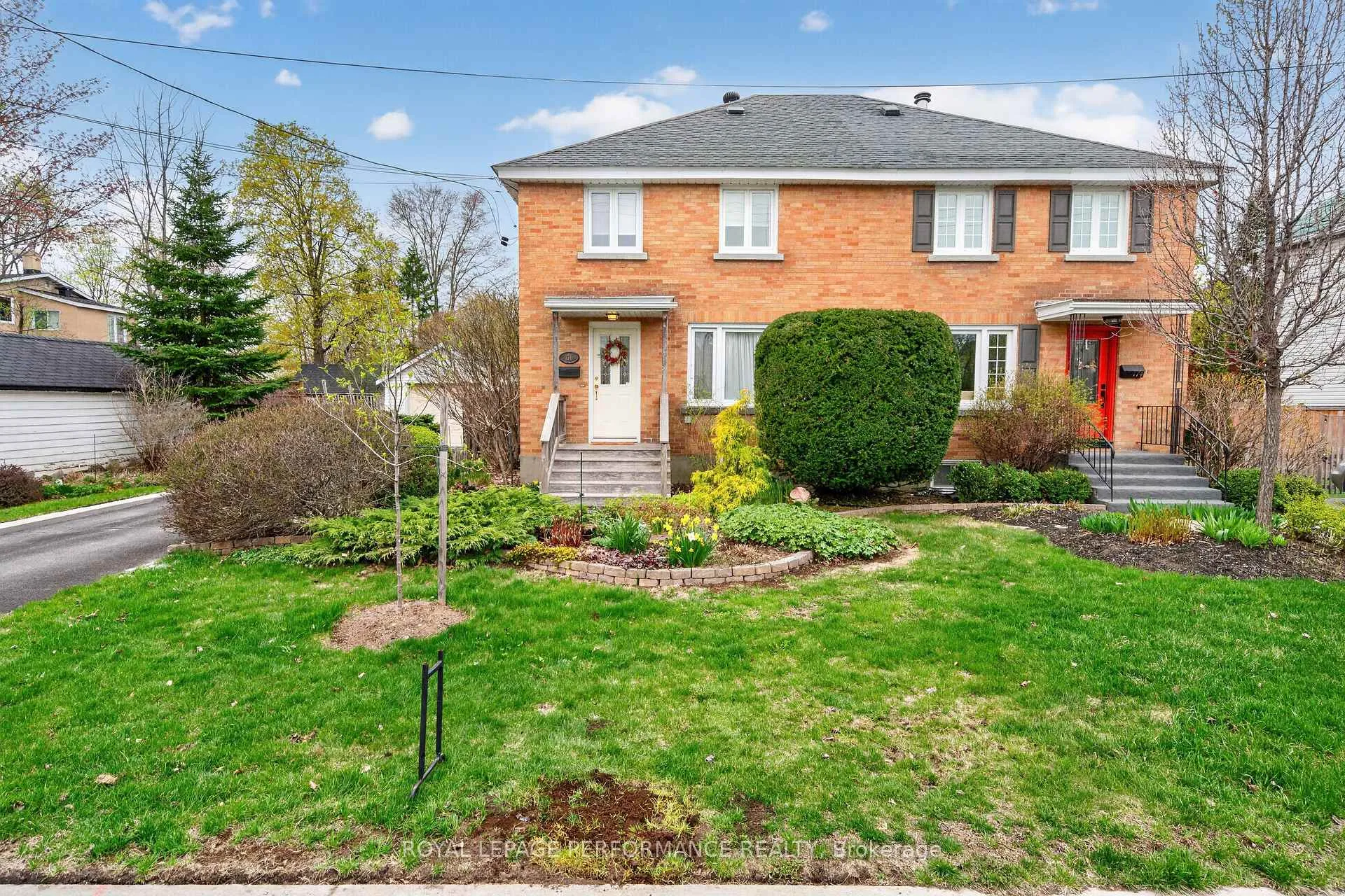 Photo 2 of 176 Compton Avenue, Ottawa, Woodroffe — HOMEH
