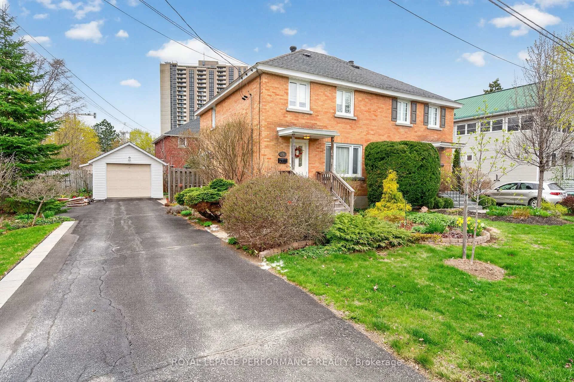 Photo 4 of 176 Compton Avenue, Ottawa, Woodroffe — HOMEH